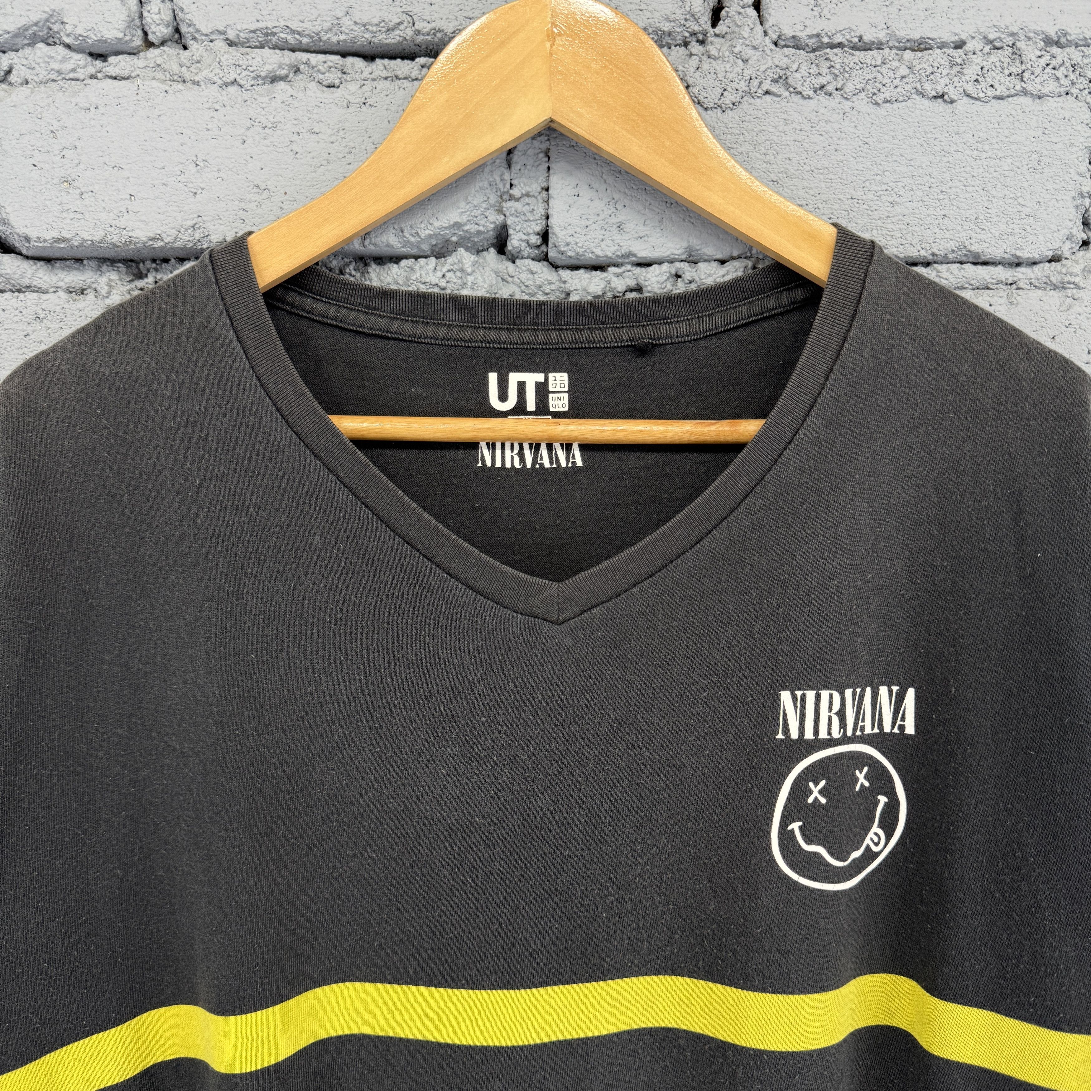 Uniqlo Uniqlo x Nirvana Short Sleeve V-neck Tshirt Size US XL / EU 56 / 4 - 3 Thumbnail