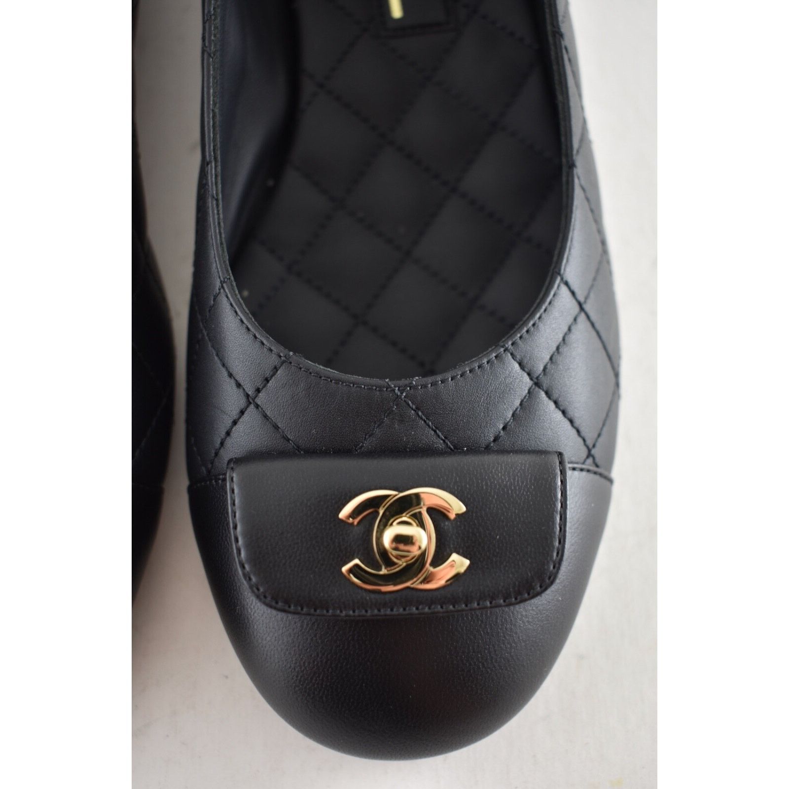 Chanel Chanel Black Leather Turnlock CC Quilted Ballet Flat 36.5c Size US 6.5 / IT 36.5 - 11 Thumbnail