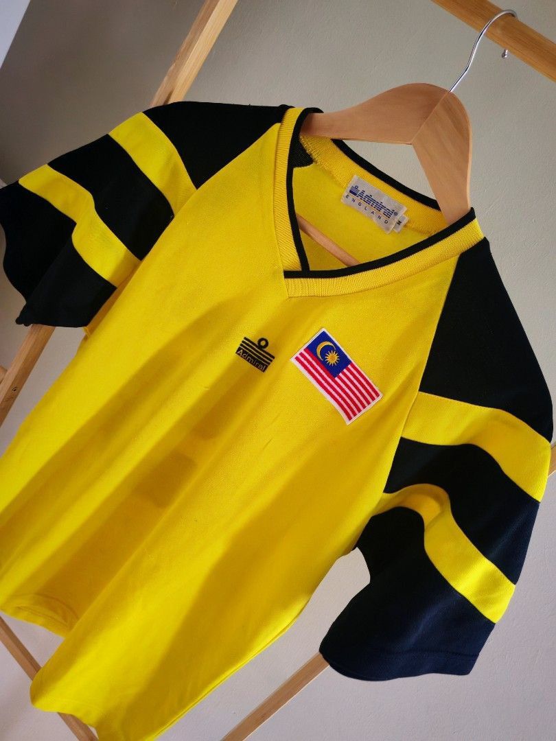 Vintage Vintage Admiral Malaysia Flag Football Jersey #15 Size US S / EU 44-46 / 1 - 4 Thumbnail