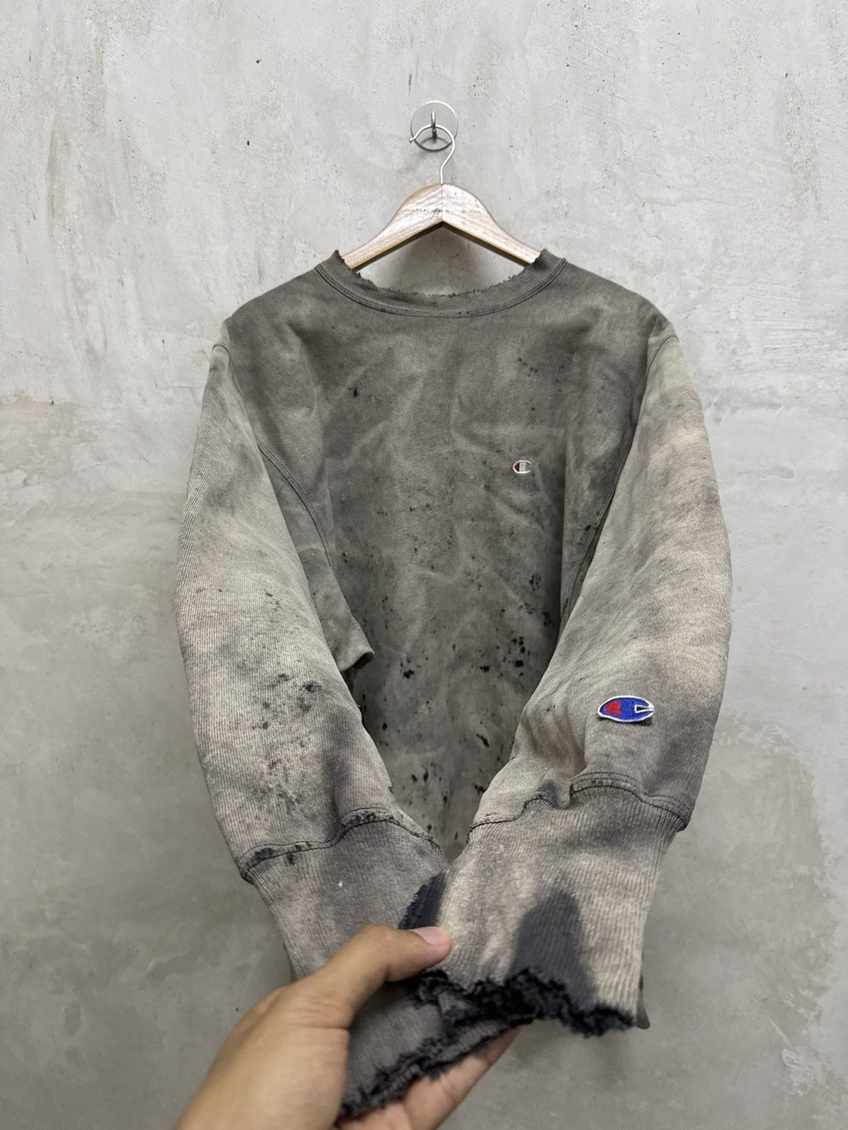 Champion Vintage 90’s Distressed Champion Reverse Weave Crewneck Size US XXL / EU 58 / 5 - 5 Thumbnail