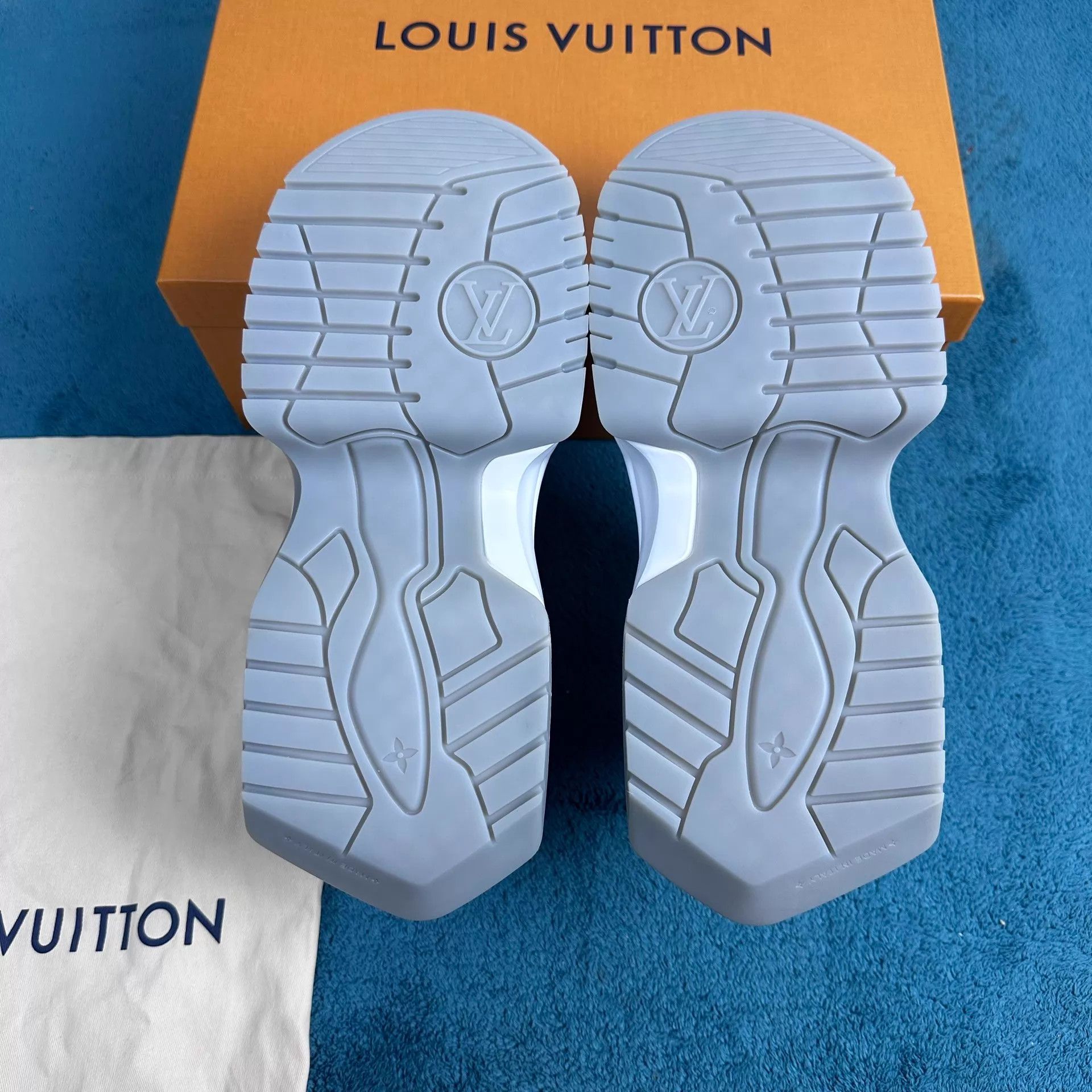 Louis Vuitton LV 2.0 Dad Sneakers White Brown 38.5 Unworn Size US 8 / IT 38 - 5 Thumbnail