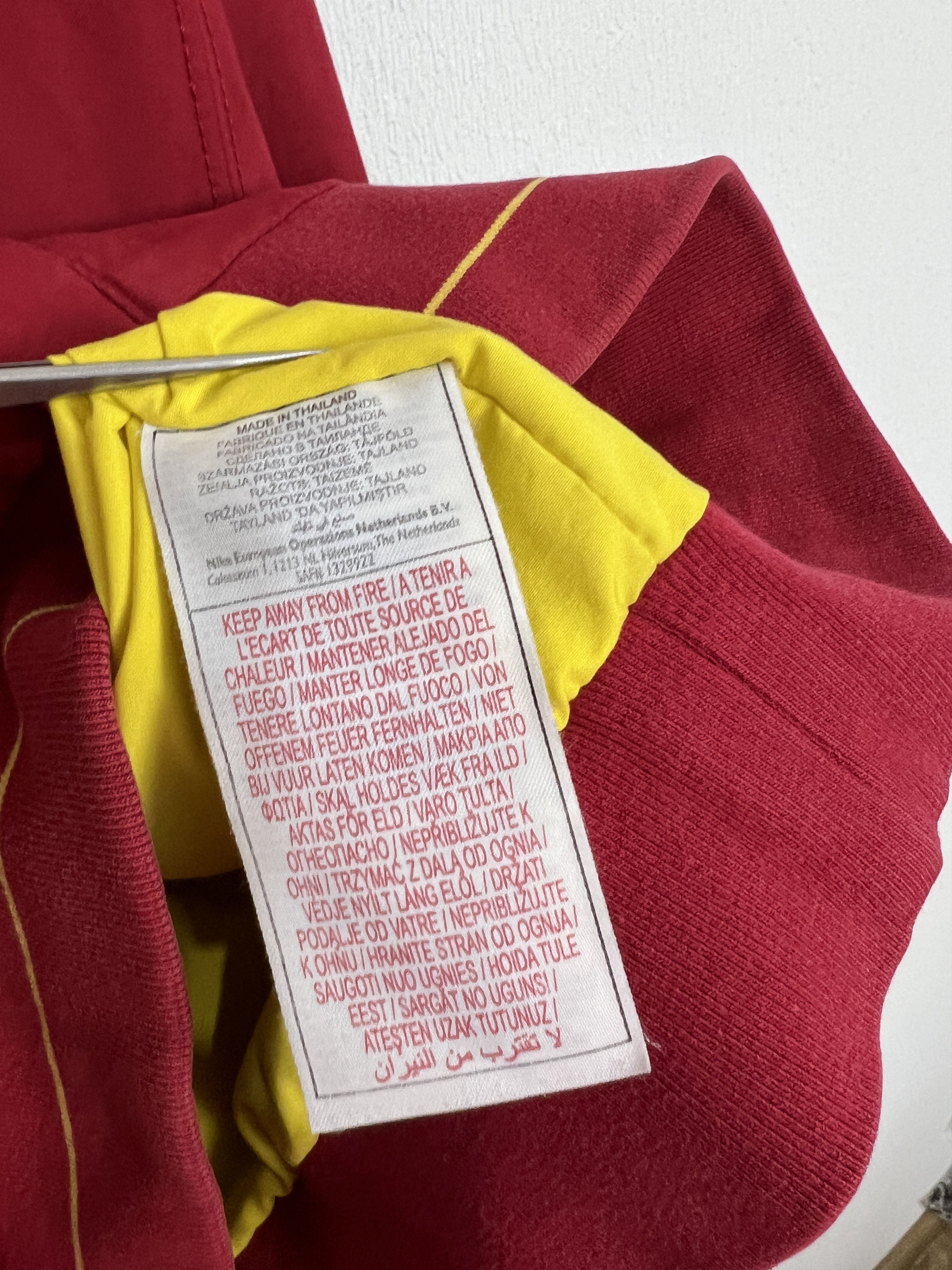 Nike Vintage Nike FC Barcelona Football Jacket Soccer Bomber Zip Size US M / EU 48-50 / 2 - 9 Thumbnail
