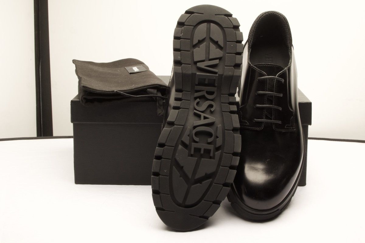 Versace Versace Black Leather Lace-Up Shoes Brand New .Size 9 Size US 9 / EU 42 - 7 Thumbnail