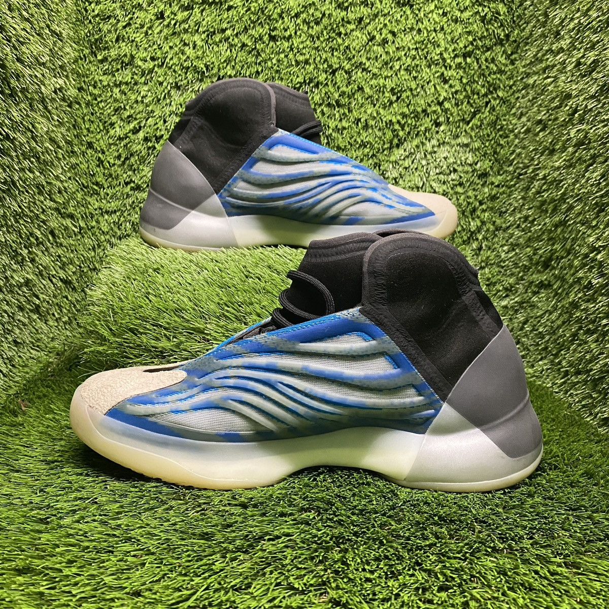 Yeezy Yeezy Quantum “Frozen Blue” (Size 10.5) Size US 10.5 / EU 43-44 - 2 Thumbnail