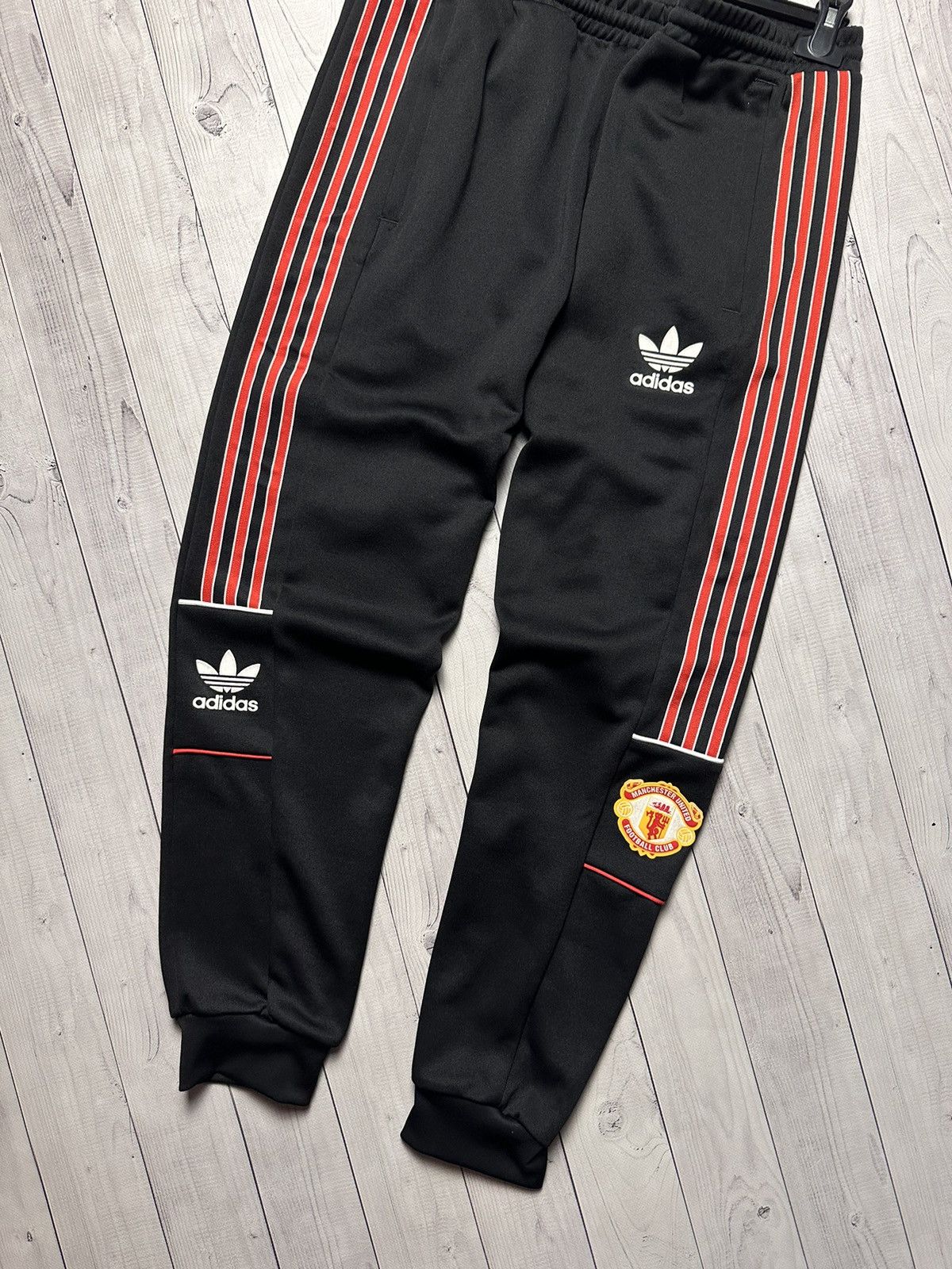 Vintage Vintage retro Manchester United Adidas soccer joggers size L Size US 34 / EU 50 - 2 Thumbnail