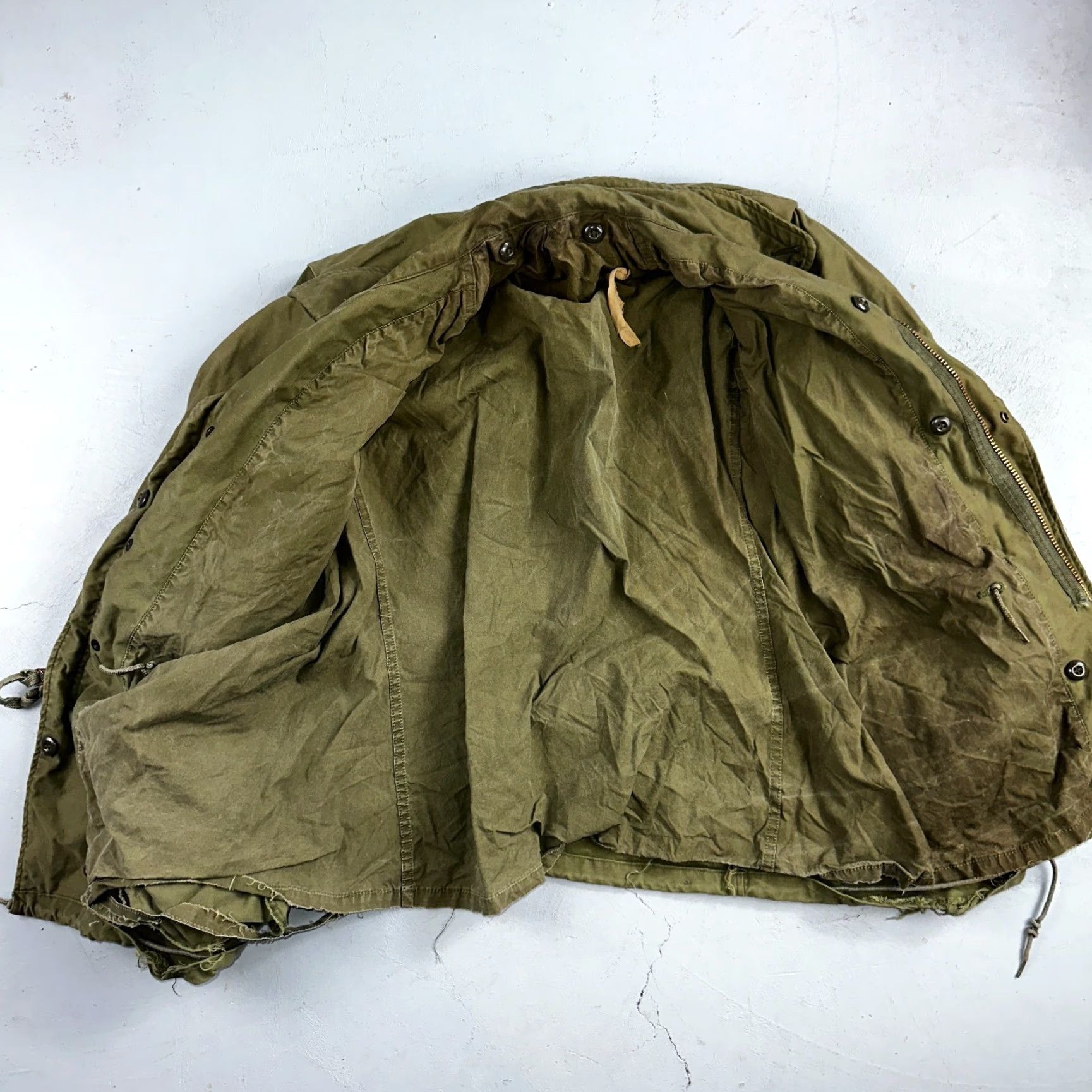 Vintage VTG U.S. Army M-65 Field Jacket Coat Green Nylon Mid-Length Zip Snap Hooded All Seasons Pockets Vietnam 70s Mens M Size US M / EU 48-50 / 2 - 2 Thumbnail