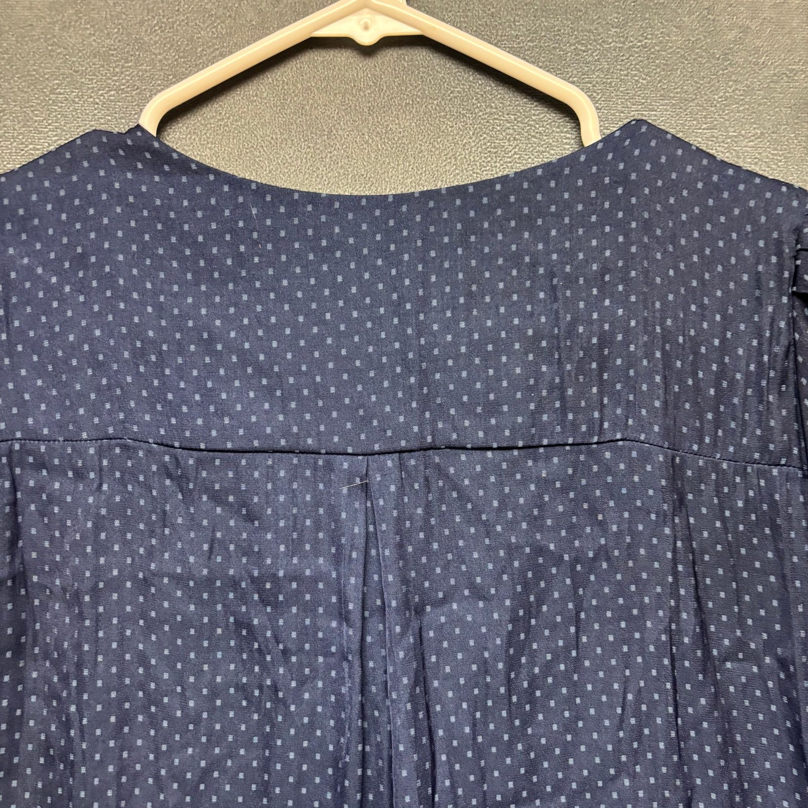 H&M H&M Navy Dotted Sheer Button Front Blouse Size 10 Blue Work Size L / US 10 / IT 46 - 10 Thumbnail