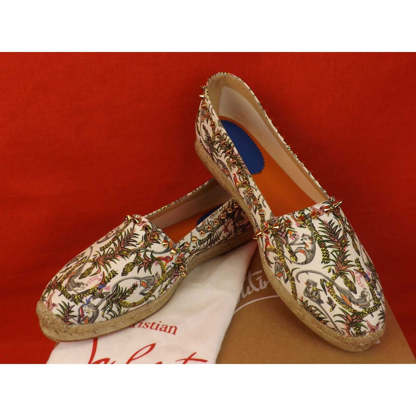 Christian Louboutin LOUBOUTIN IVORY ARES CANVAS GOLD STUDS ESPADRILLES FLATS 39 Size US 9 / IT 39 - 4 Thumbnail