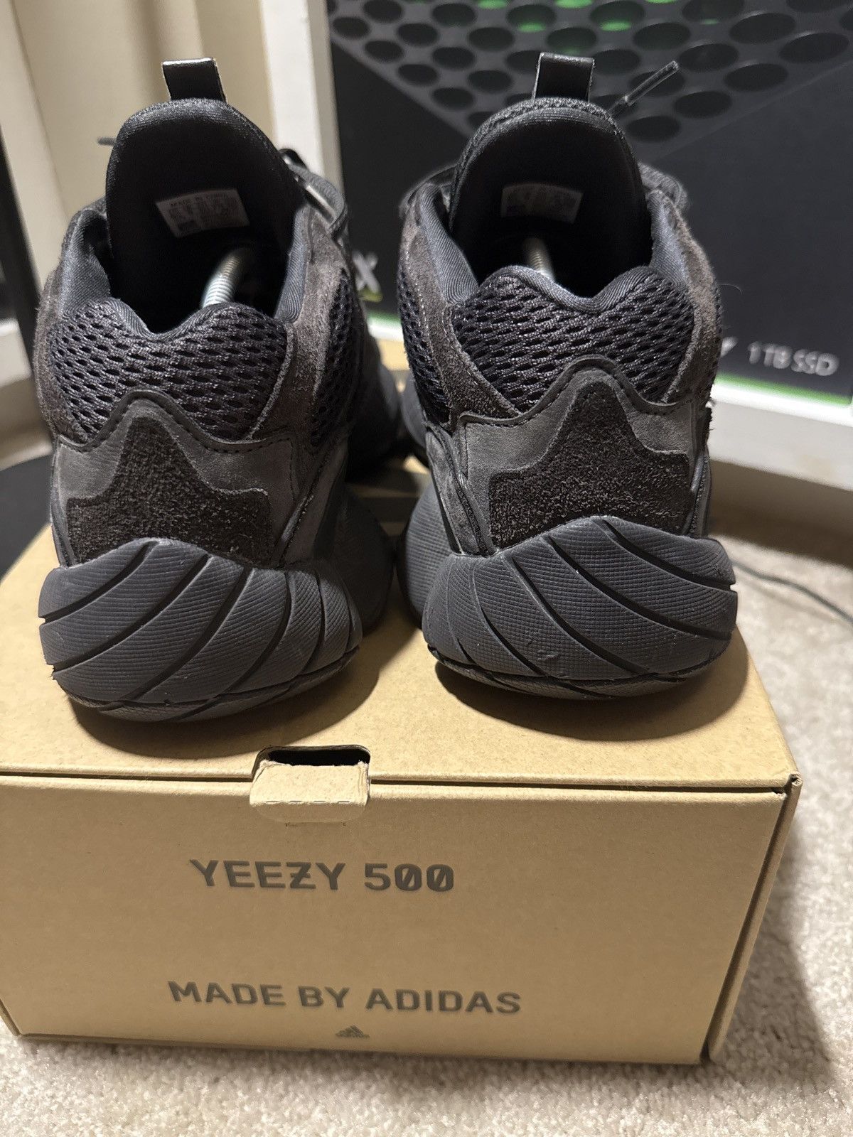 Yeezy Yeezy 500 “Utility Black” Size US 9.5 / EU 42-43 - 2 Thumbnail