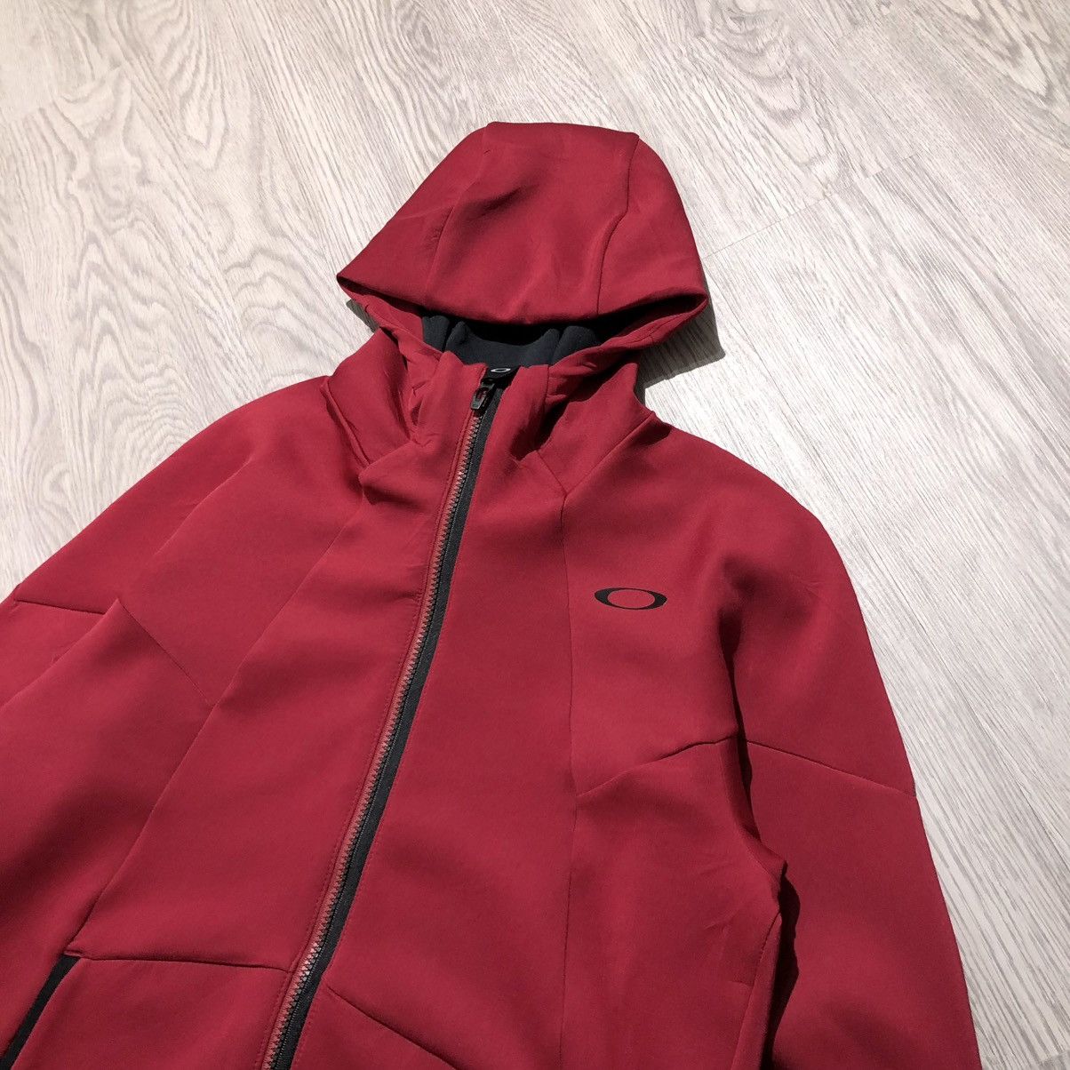 Oakley 2000s Oakley Logo Outdoor Tech Softshell Jacket Ziphoodie Size US L / EU 52-54 / 3 - 4 Thumbnail