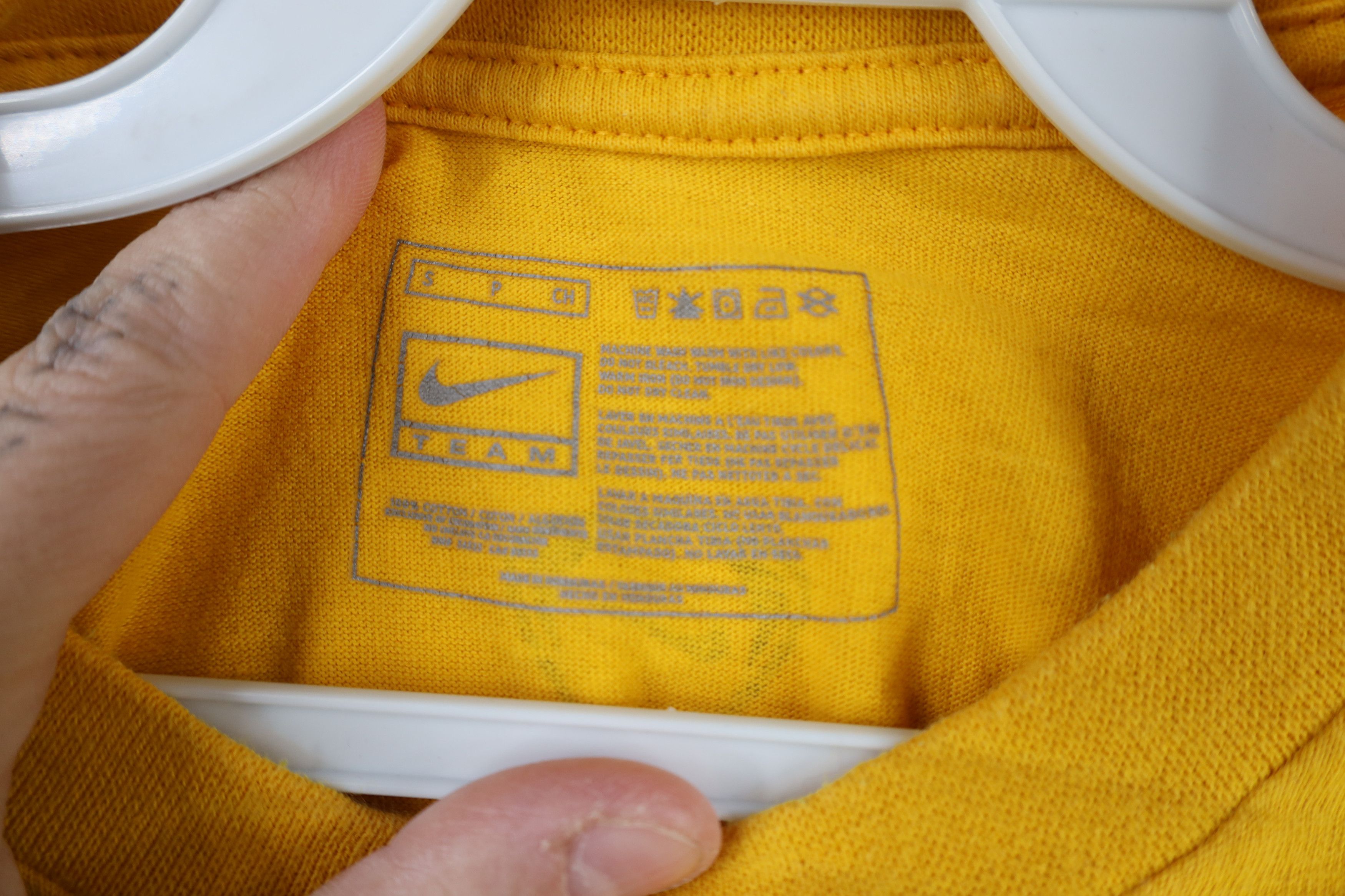 Nike × Vintage Vintage Nike Total 90 Center Swoosh Australia Soccer T-Shirt Size US S / EU 44-46 / 1 - 8 Thumbnail