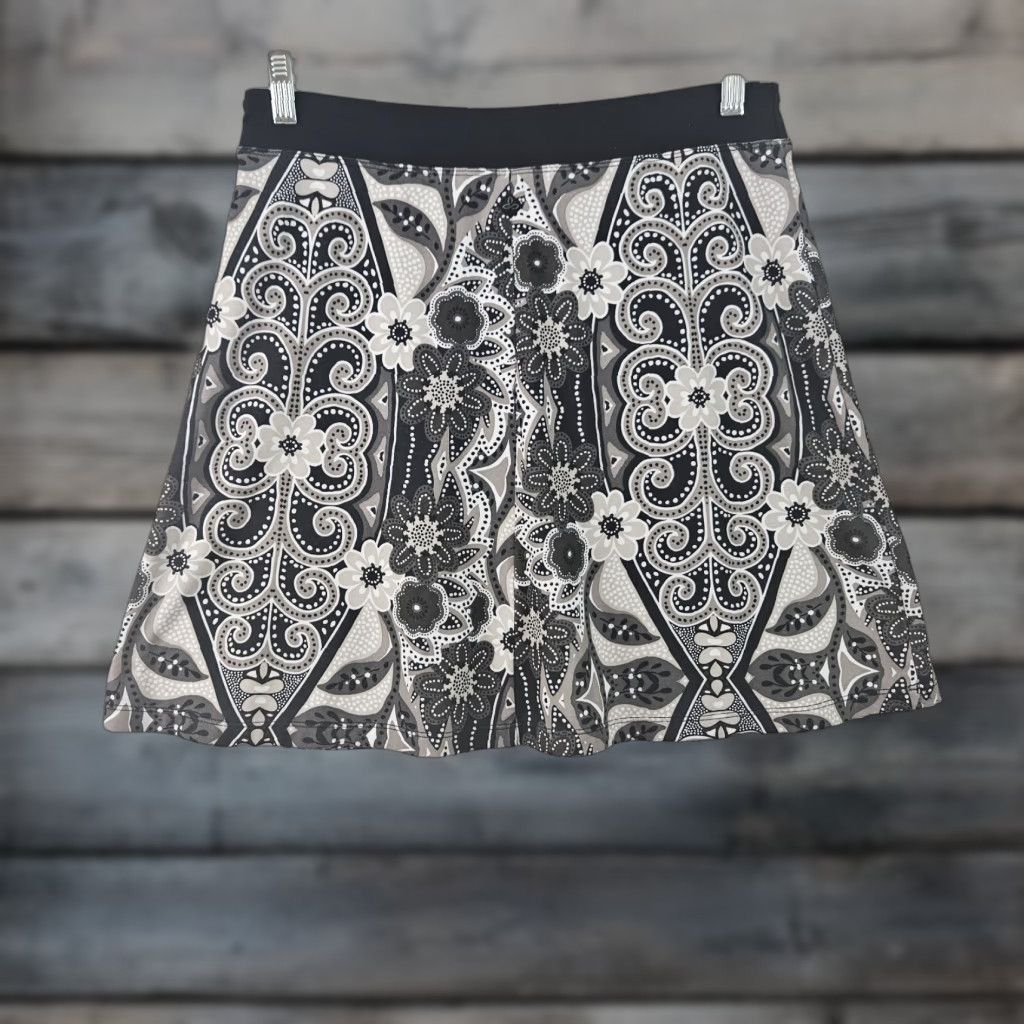 Prana Prana Womens Skirt Small Gray Black Floral Pull On A-Line Short Polyester Womens Size 28" / US 6 / IT 42 - 1 Thumbnail