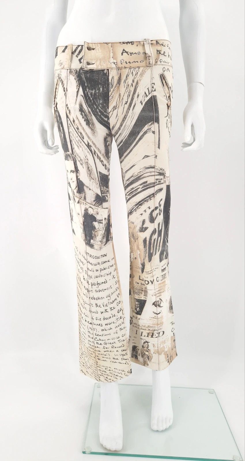Roberto Cavalli Vintage Roberto Cavalli Newspaper Print Flare Trousers Size 26" / US 2 / IT 38 - 4 Thumbnail