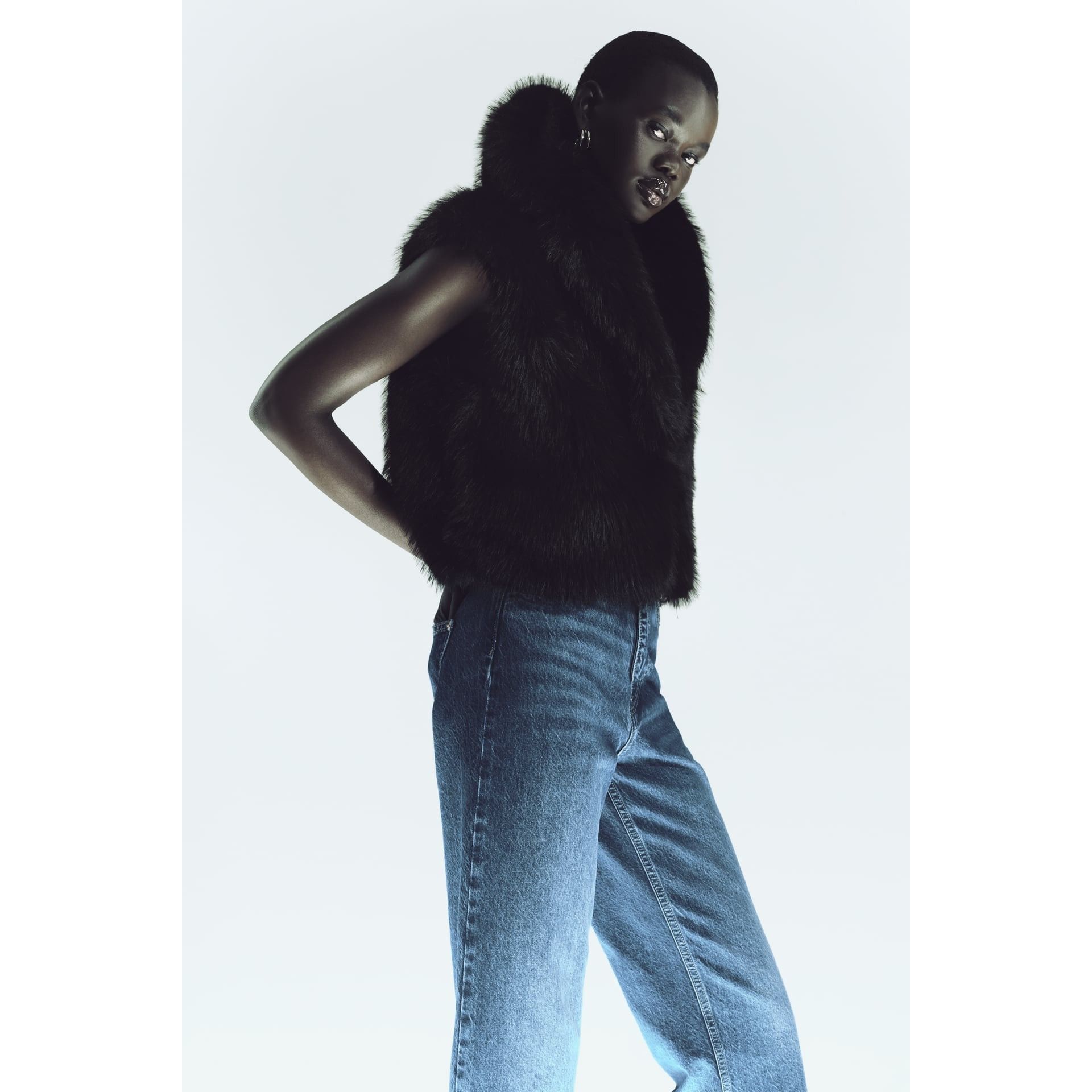 Zara Zara Black Faux Fur Cropped Vest Size S / US 4 / IT 40 - 3 Thumbnail