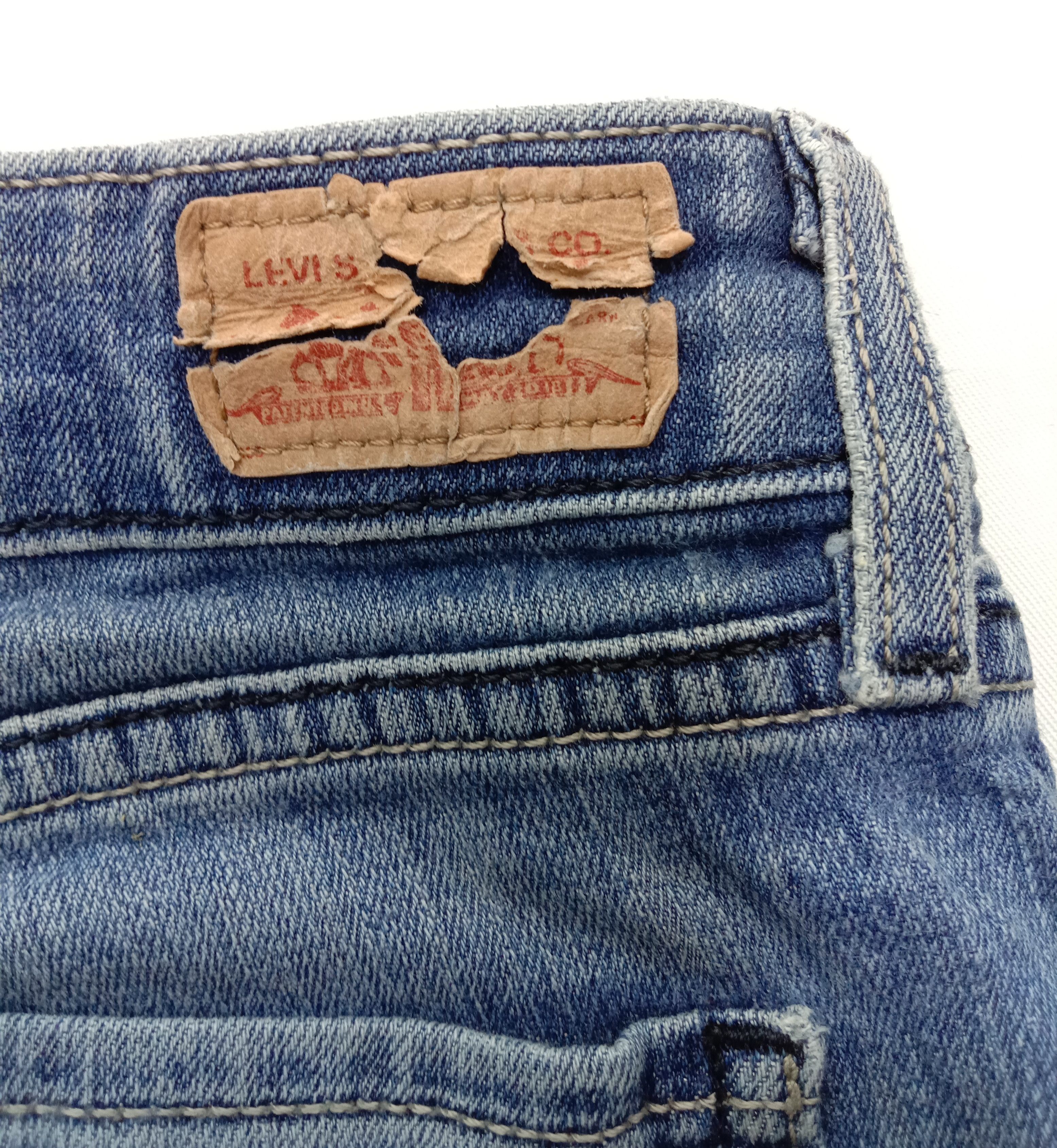 Levi's Vintage Levi's 528 Curvy Cut Jeans Size 26" / US 2 / IT 38 - 15 Thumbnail