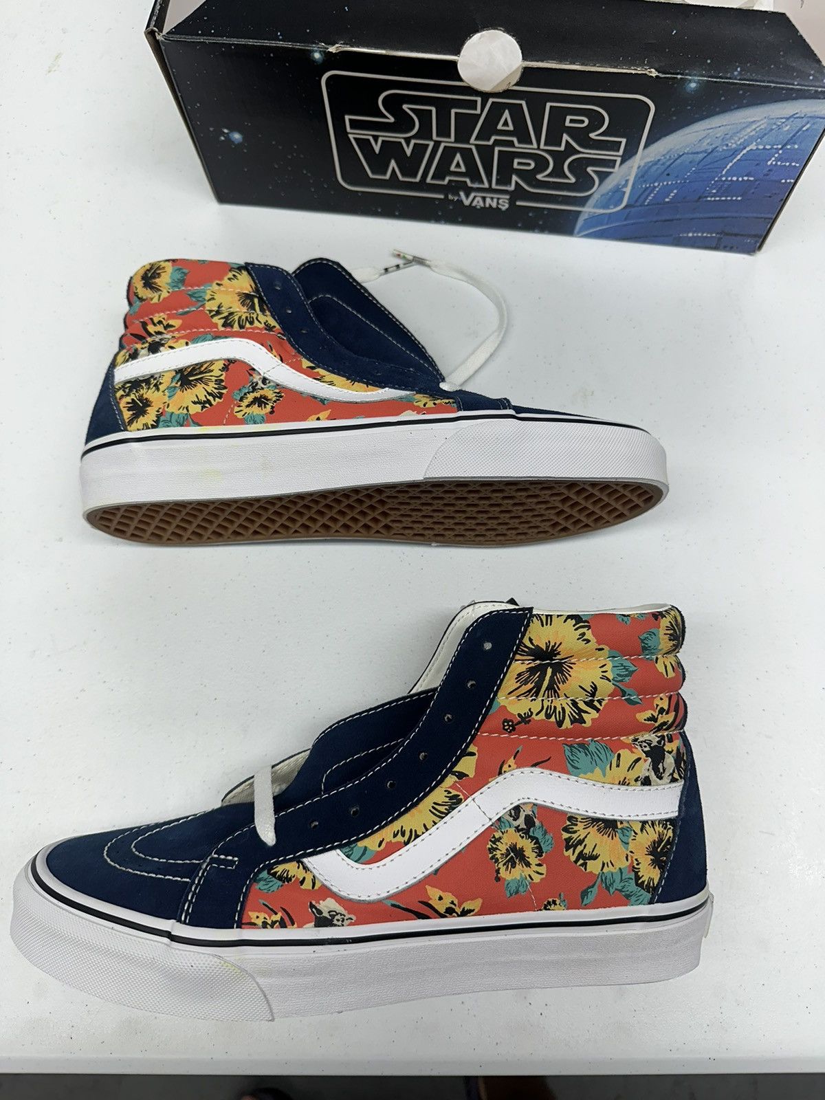 Star Wars × Vans Vans x Star Wars Yoda Aloha Sk8-Hi Reissue size 9.5 Size US 9.5 / EU 42-43 - 2 Thumbnail