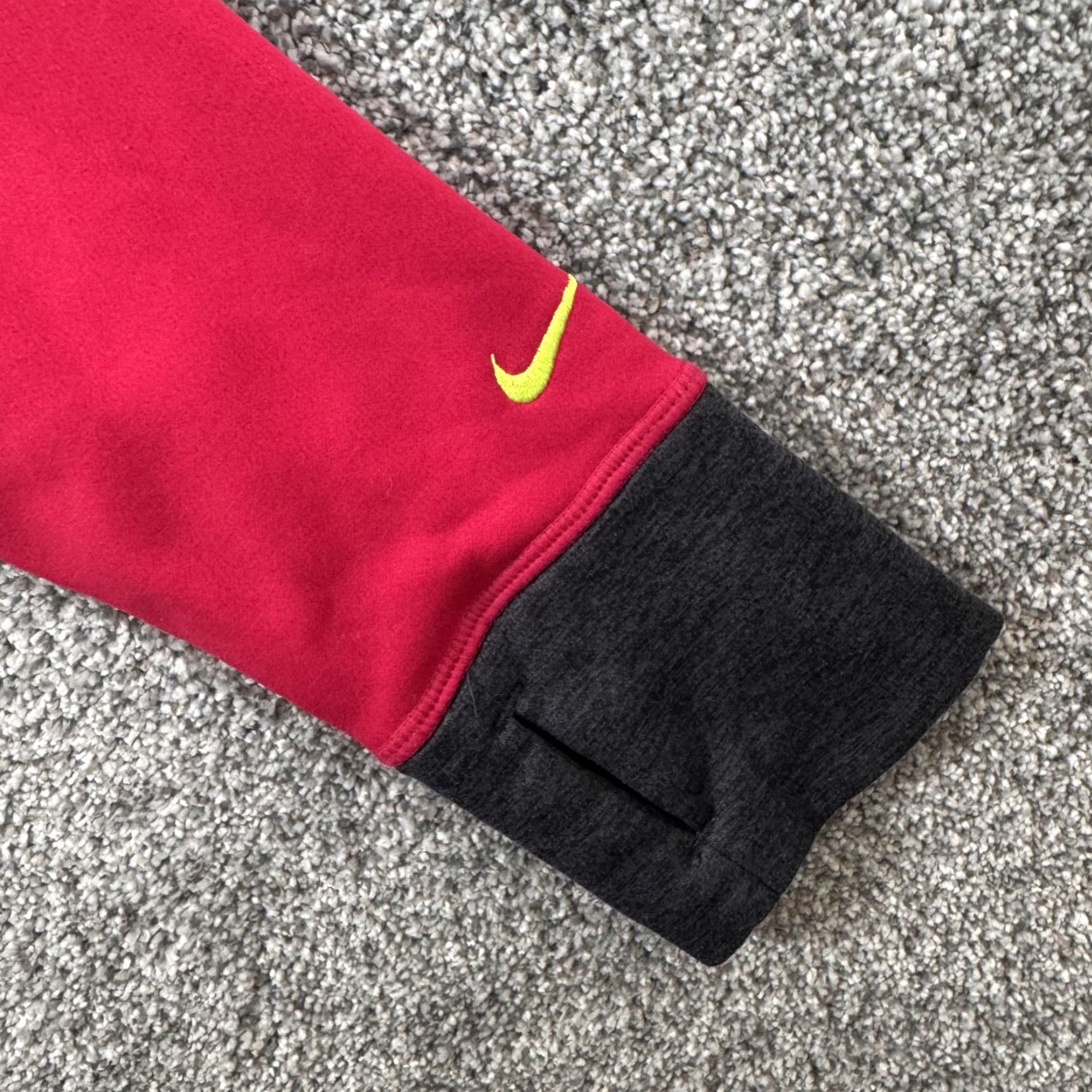 Nike VINTAGE Nike Hoodie M Therma-FIT Thumbholes Retro Sportswear Y2K Streetwear Frat Boy Size US M / EU 48-50 / 2 - 6 Thumbnail