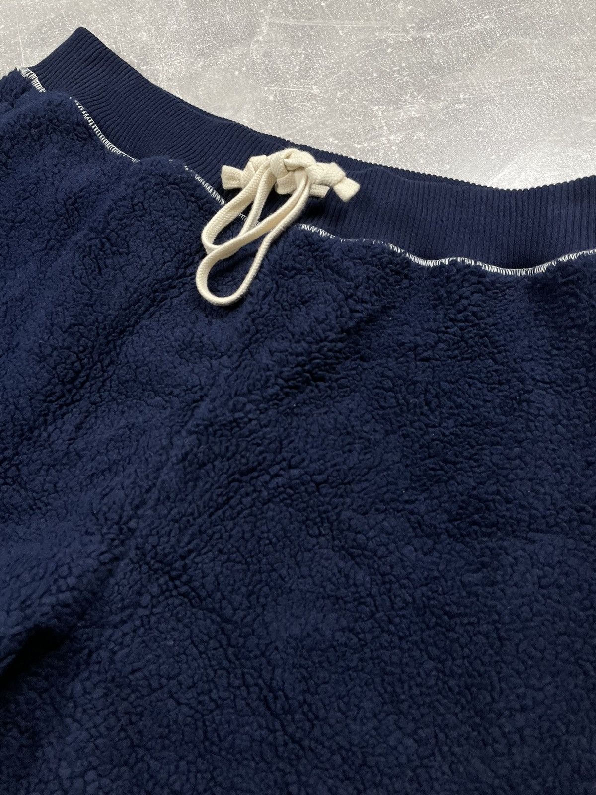 JW Anderson × Japanese Brand × Uniqlo J.W. Anderson Uniqlo Navy Blue Teddy Style Fleece Pants Size US 32 / EU 48 - 7 Thumbnail