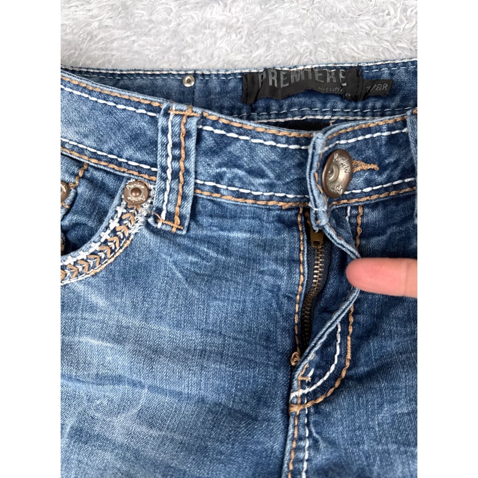 Vintage Rue21 Jeans Juniors 7 Blue Denim Mid Rise Bootcut 30x29 Cotton Womens Jeans 5-Pocket Embroidered Rhinestone Blue Denim Style American Designer Size 28" / US 6 / IT 42 - 5 Thumbnail