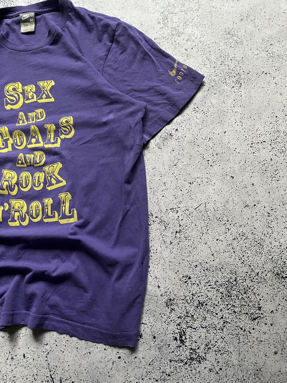 Nike × Vintage Vintage Nike Football T-shirt Sex and Goals and Rock n’Roll Size US M / EU 48-50 / 2 - 2 Thumbnail