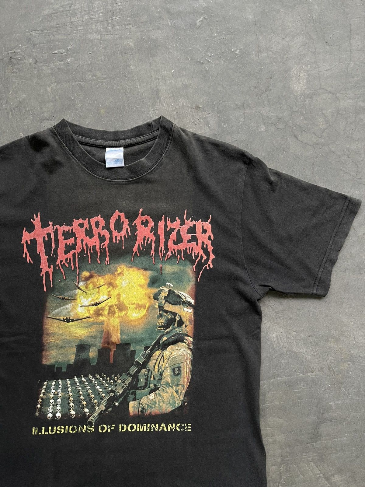 Band Tees vintage early 2000s terrorizer illusions of dominance Size US M / EU 48-50 / 2 - 1 Thumbnail