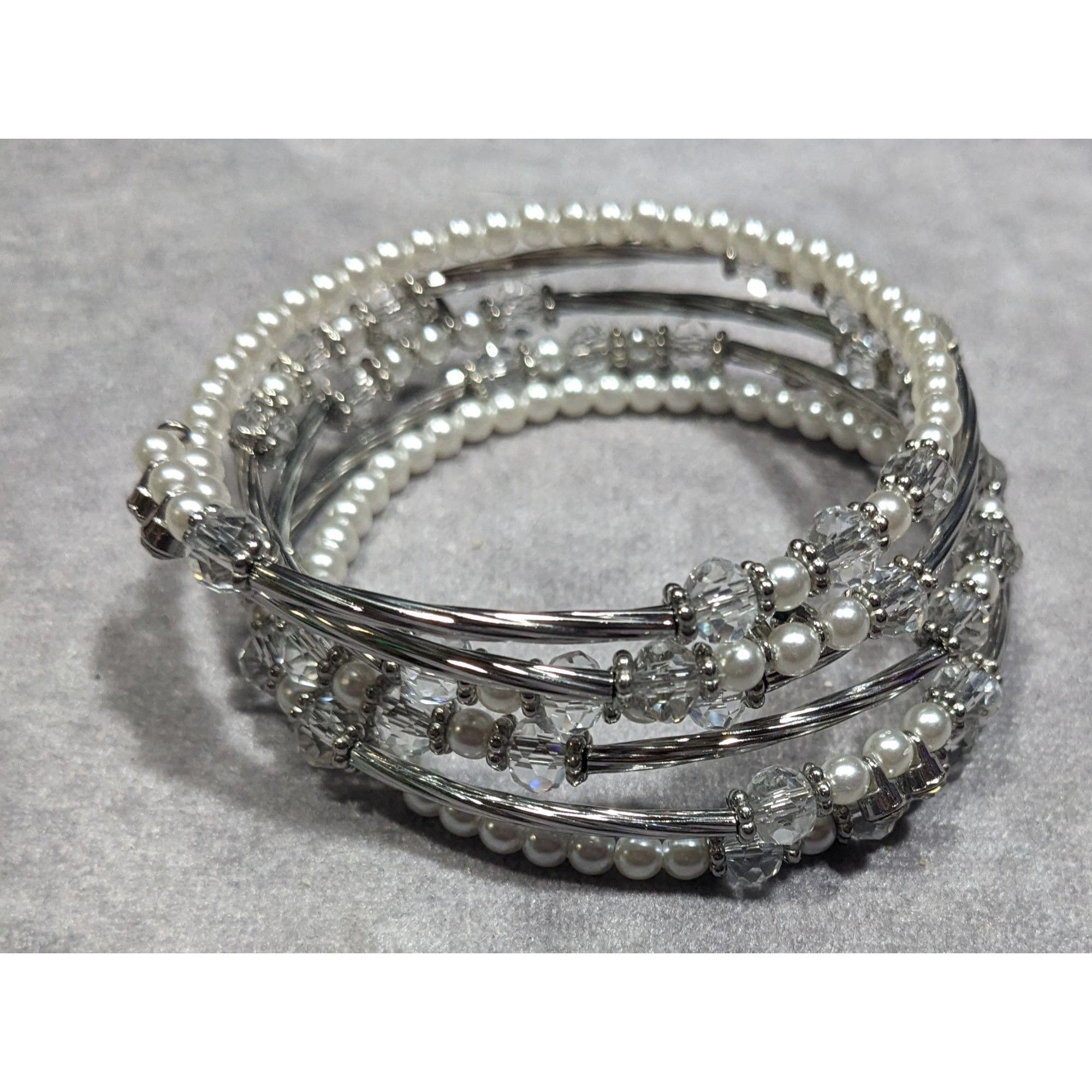 Other Elegant Glam White And Silver Tone Beaded Coil Bracelet Size ONE SIZE - 4 Thumbnail