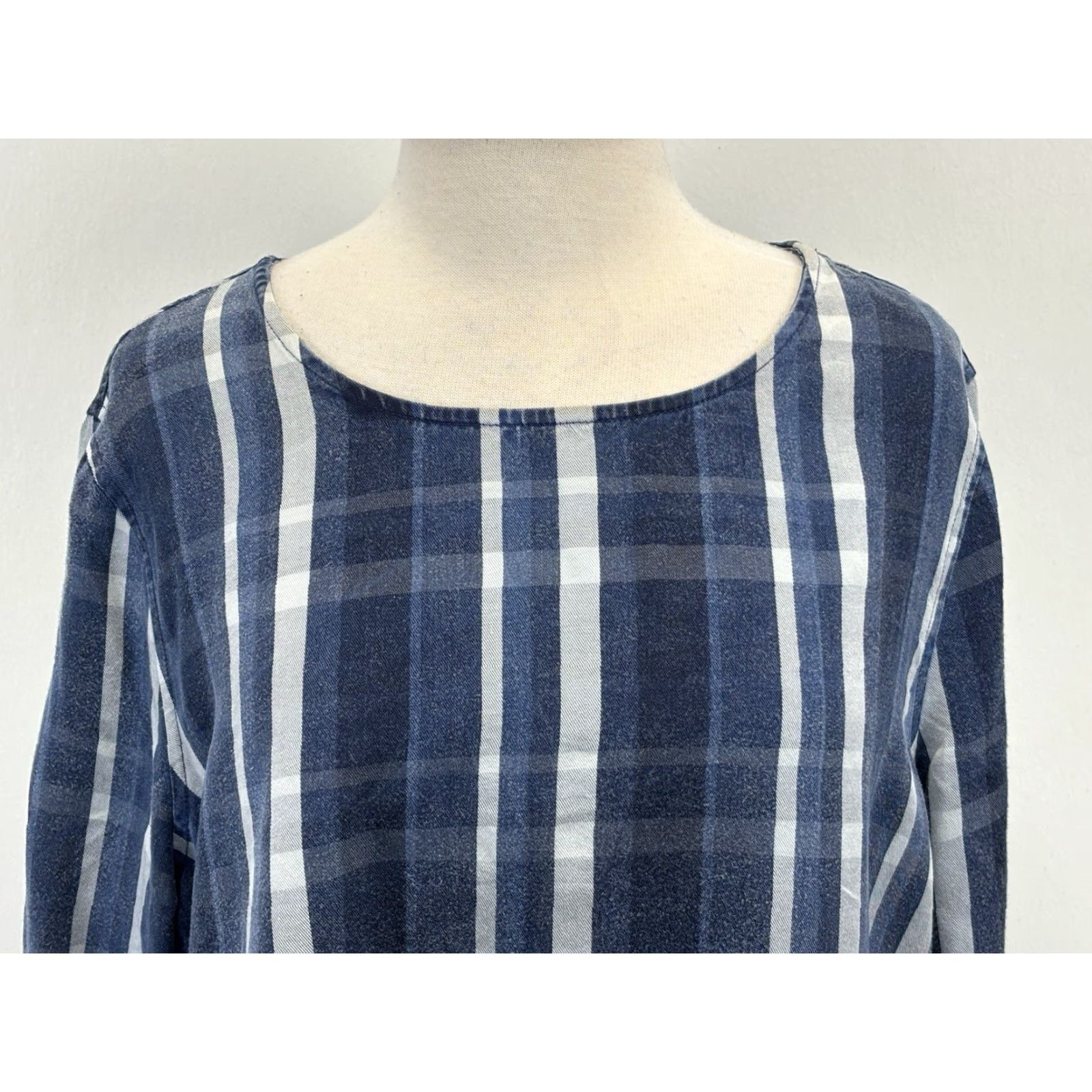 Vintage John Mark Bell Sleeve Blouse Women’s XL Blue Plaid Tencel 3/4 Sleeve Round Neck Pullover Casual Travel Vintage No Size XL / US 12-14 / IT 48-50 - 5 Thumbnail