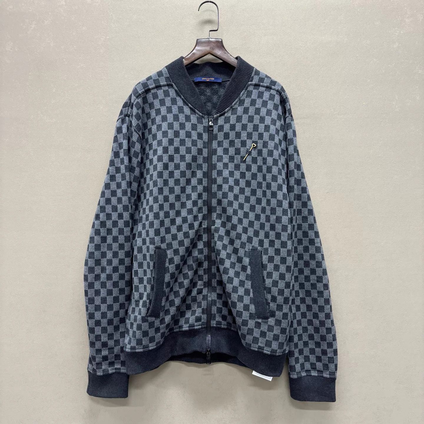 Louis Vuitton LV Damier pin cashmere knit jacket New with tags L Size US L / EU 52-54 / 3 - 1 Thumbnail