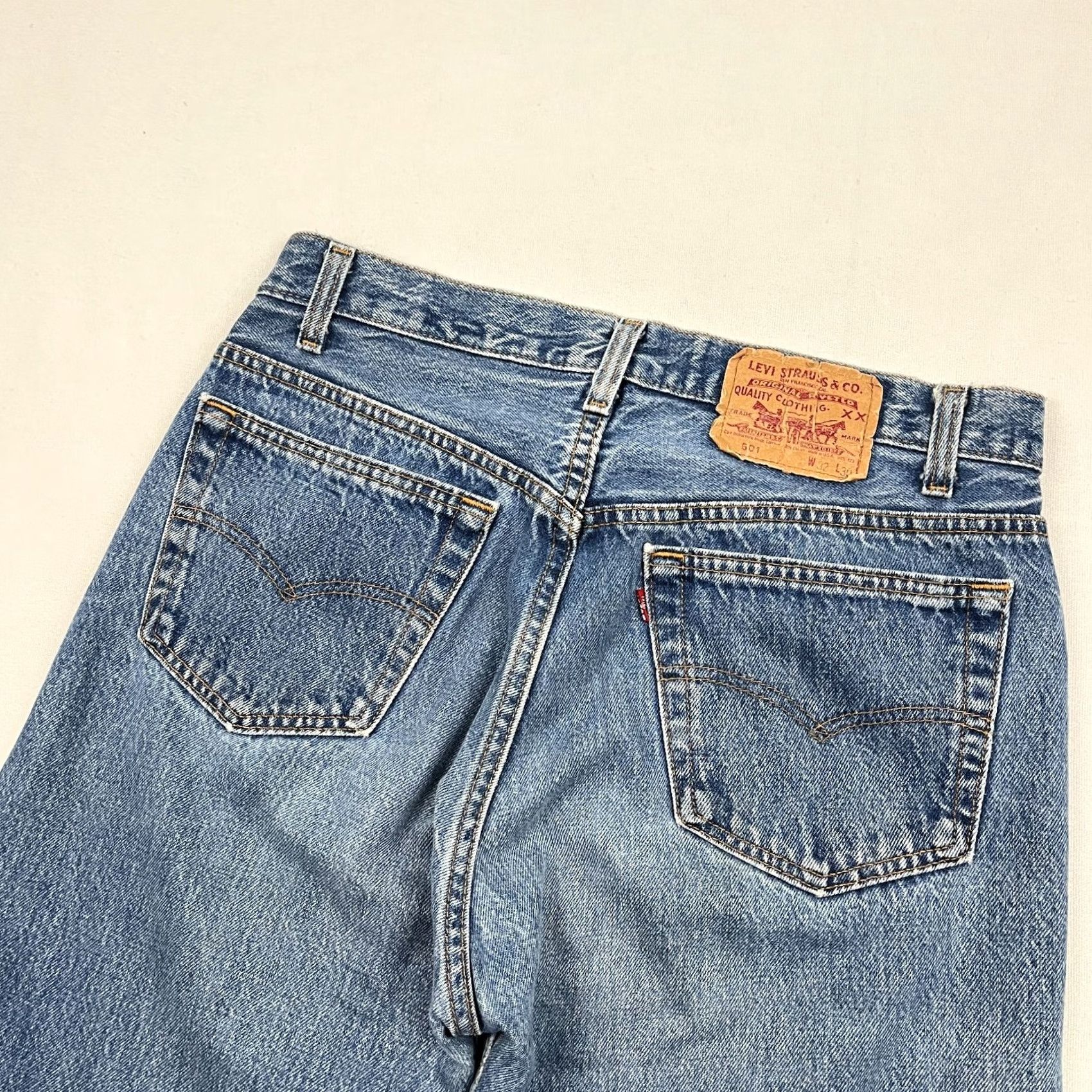 Levi's VINTAGE Levi's 501 Jeans Mens 33 x 29 Blue Denim Button Fly USA Made 1980s 80s Size US 33 - 5 Thumbnail