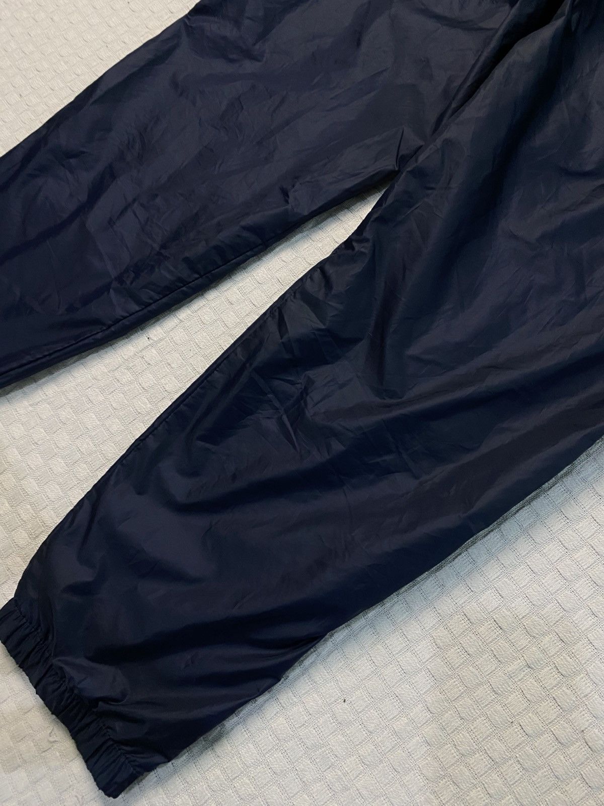 Carhartt Wip × Nike VINTAGE NIKE 90S BAGGY NYLON WIDE LEG SWOOSH TRACK PANTS Y2K Size US 28 / EU 44 - 15 Thumbnail