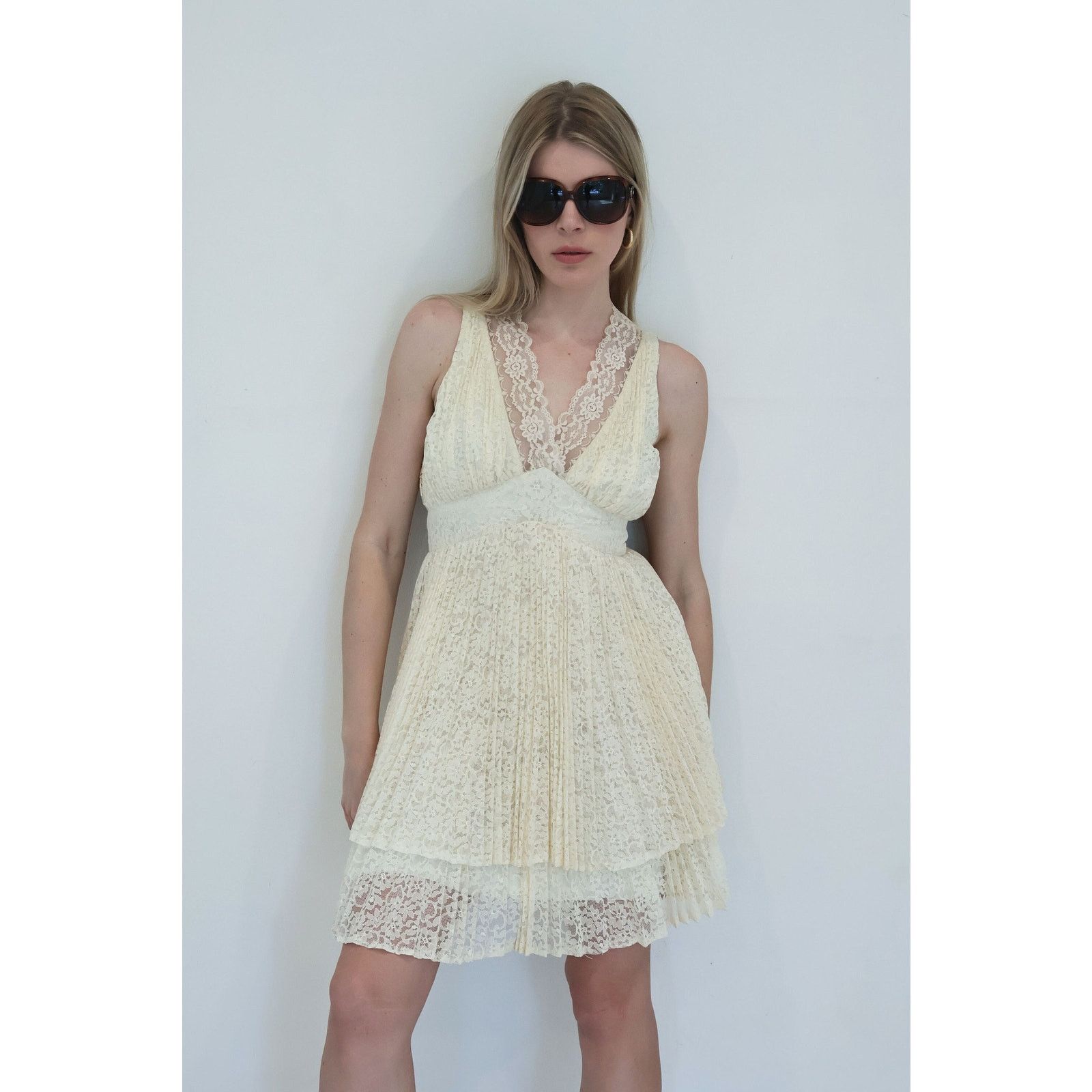 Vintage Vintage 1960s Cream Accordian Pleated Tiered Lace Mini Size S / US 4 / IT 40 - 1 Thumbnail