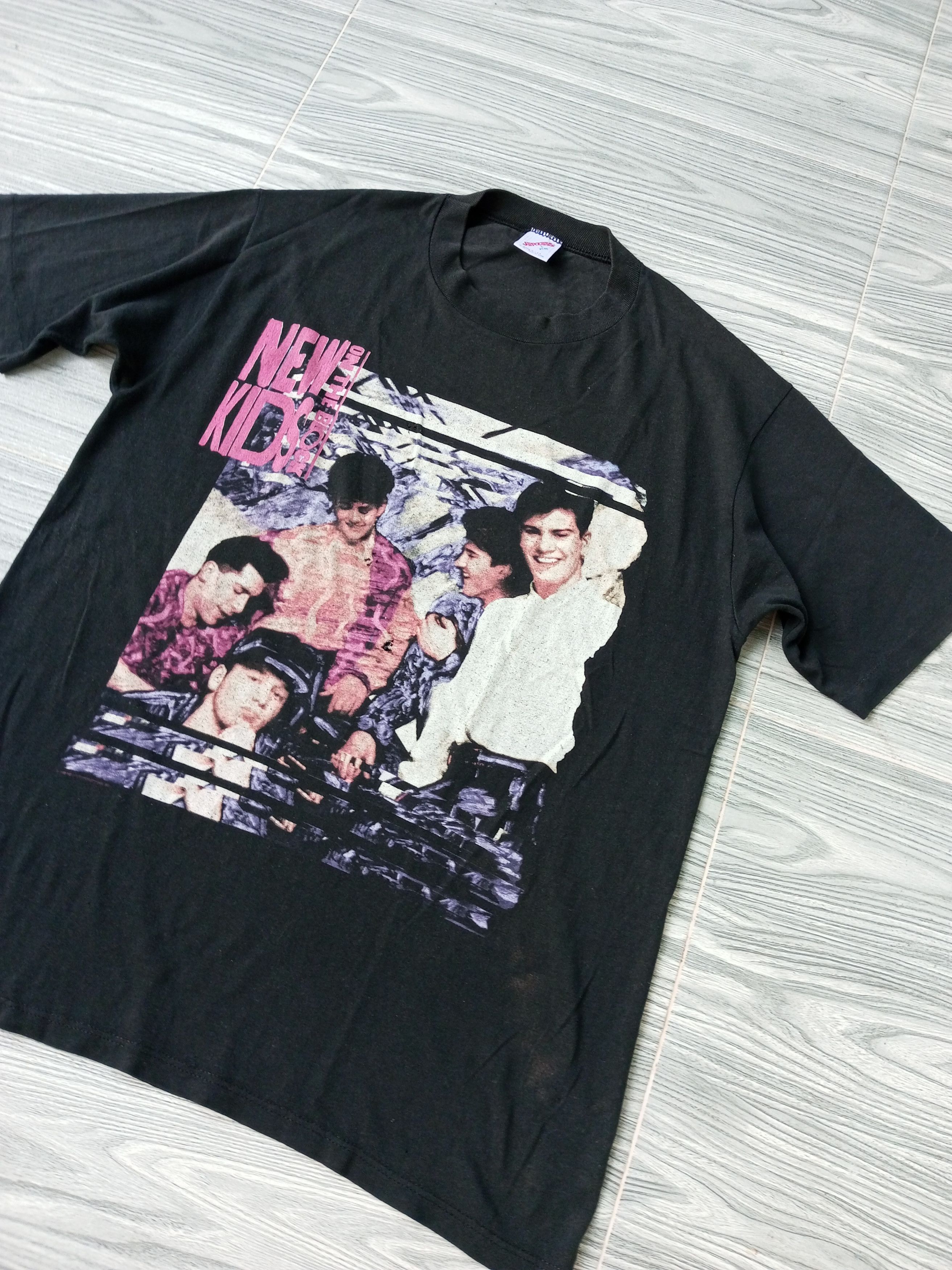 Band Tees Vintage 90s New Kids On The Block Magic Summer tour Size US L / EU 52-54 / 3 - 2 Thumbnail