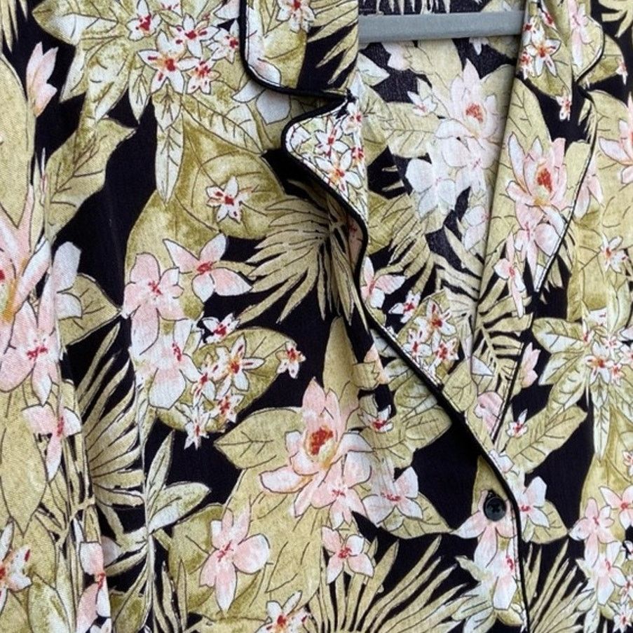 Volcom NWT New Volcom Womens M/L Short Sleeve Swim Cover Up Size ONE SIZE - 2 Thumbnail