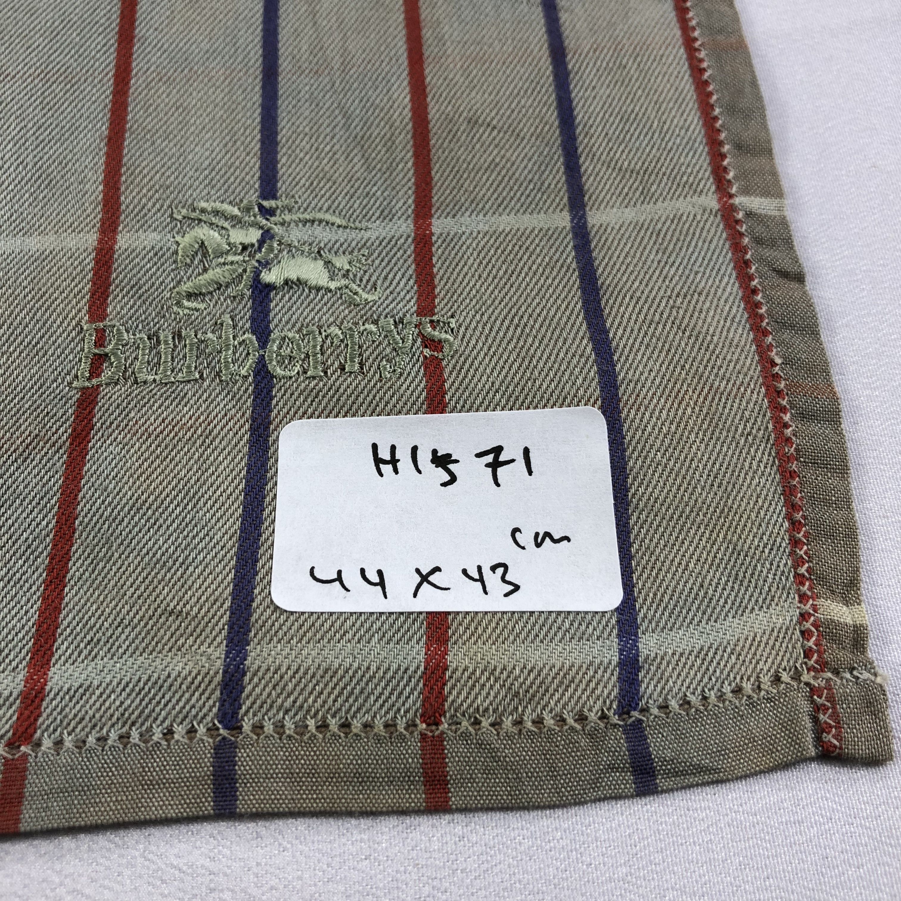 Burberry Burberrys Handkerchief Neckerchief Bandana H1571 Size ONE SIZE - 8 Thumbnail