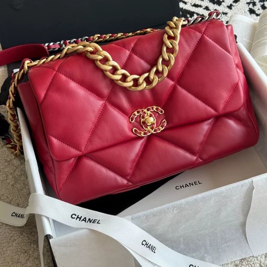 Chanel Pre-loved Bag Very good condition Size ONE SIZE - 1 Thumbnail