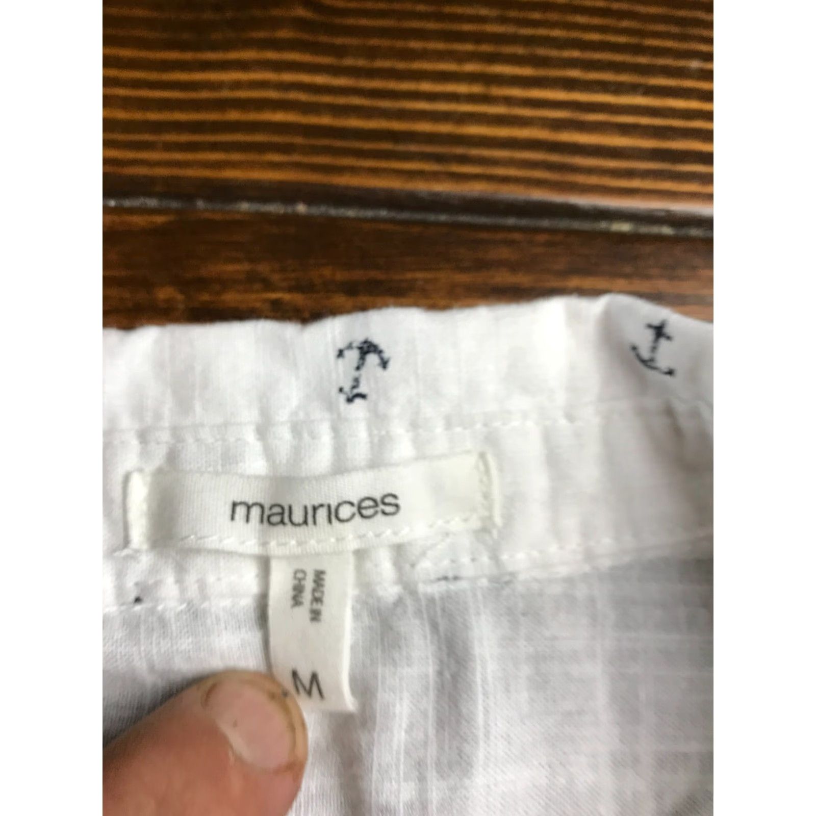 Vintage Maurices Shirt Women's Medium White Black Anchors Button Up Long Sleeve Shirt Womens Medium White Black Anchors Button-Up Long Sleeve Size M / US 6-8 / IT 42-44 - 5 Thumbnail