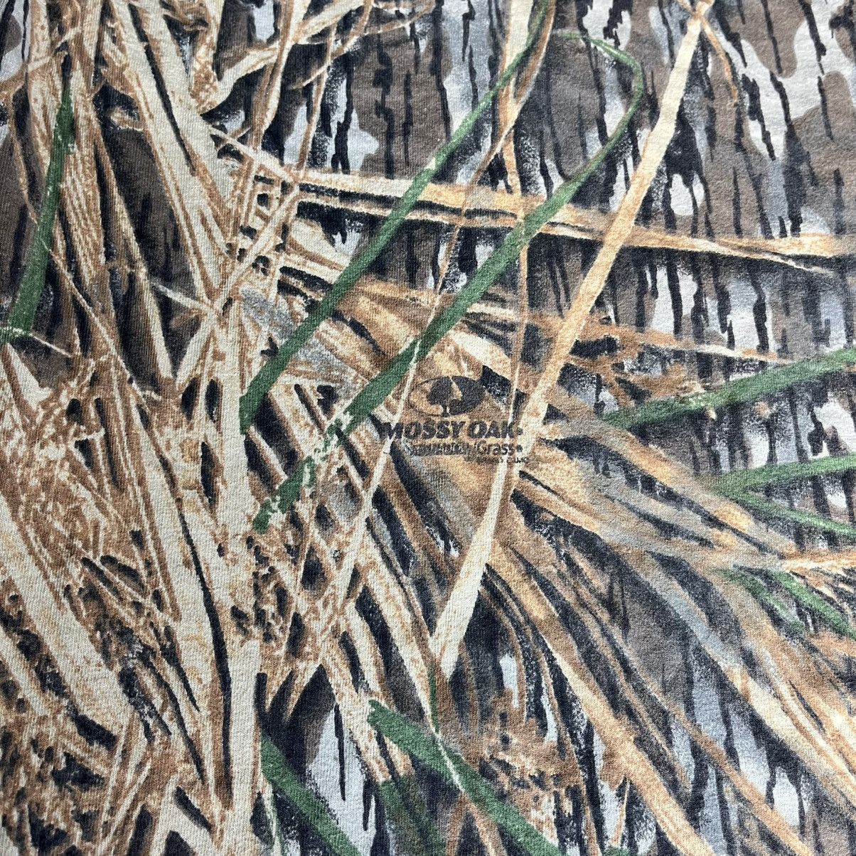 Mossy Oaks × Vintage Vintage 90s Mossy Oak Shadow Grass Camo Pocket Logo T Shirt Size US XXL / EU 58 / 5 - 3 Thumbnail