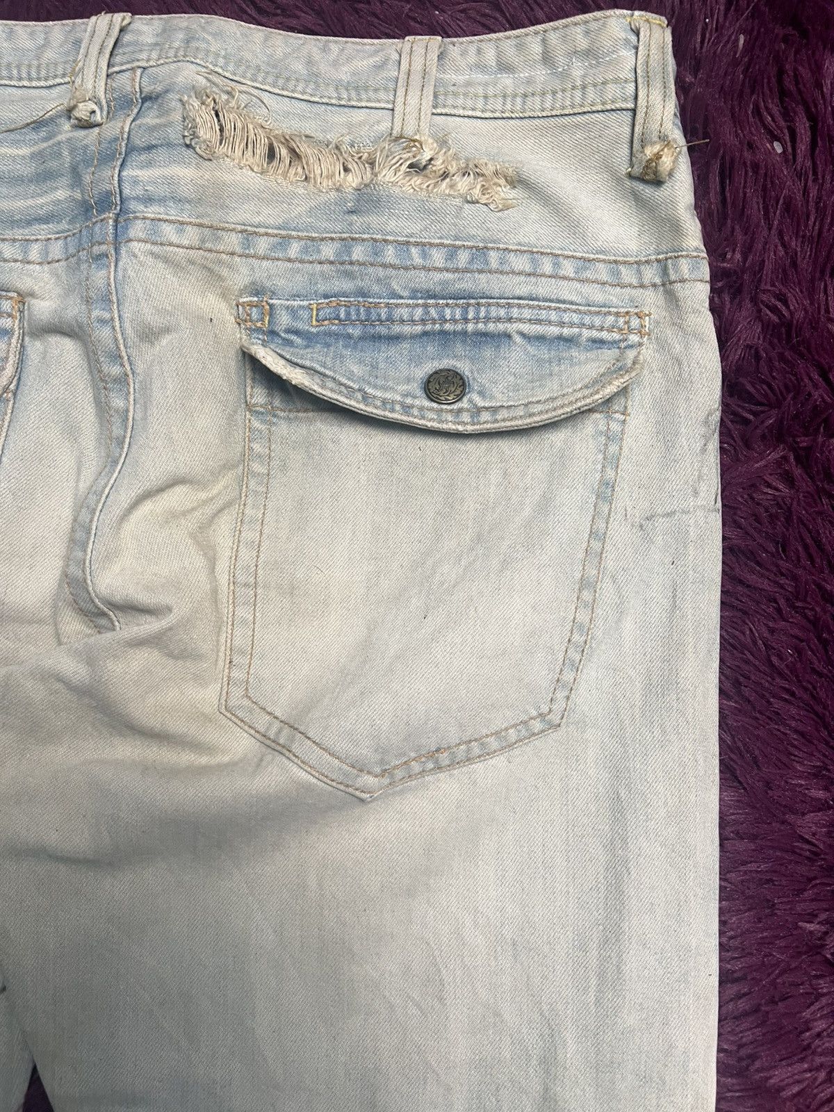 TROVE Archive TROVE Japanese Brand Distressed Light Wash Denim(45) Size US 34 / EU 50 - 14 Thumbnail
