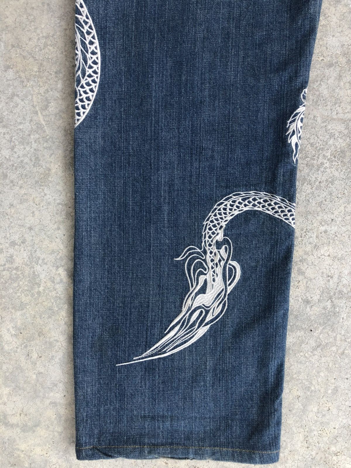 Karakuri Tamashii Karakuri Tamashii Embroidered Jeans Distressed Deni Size US 38 / EU 54 - 13 Thumbnail