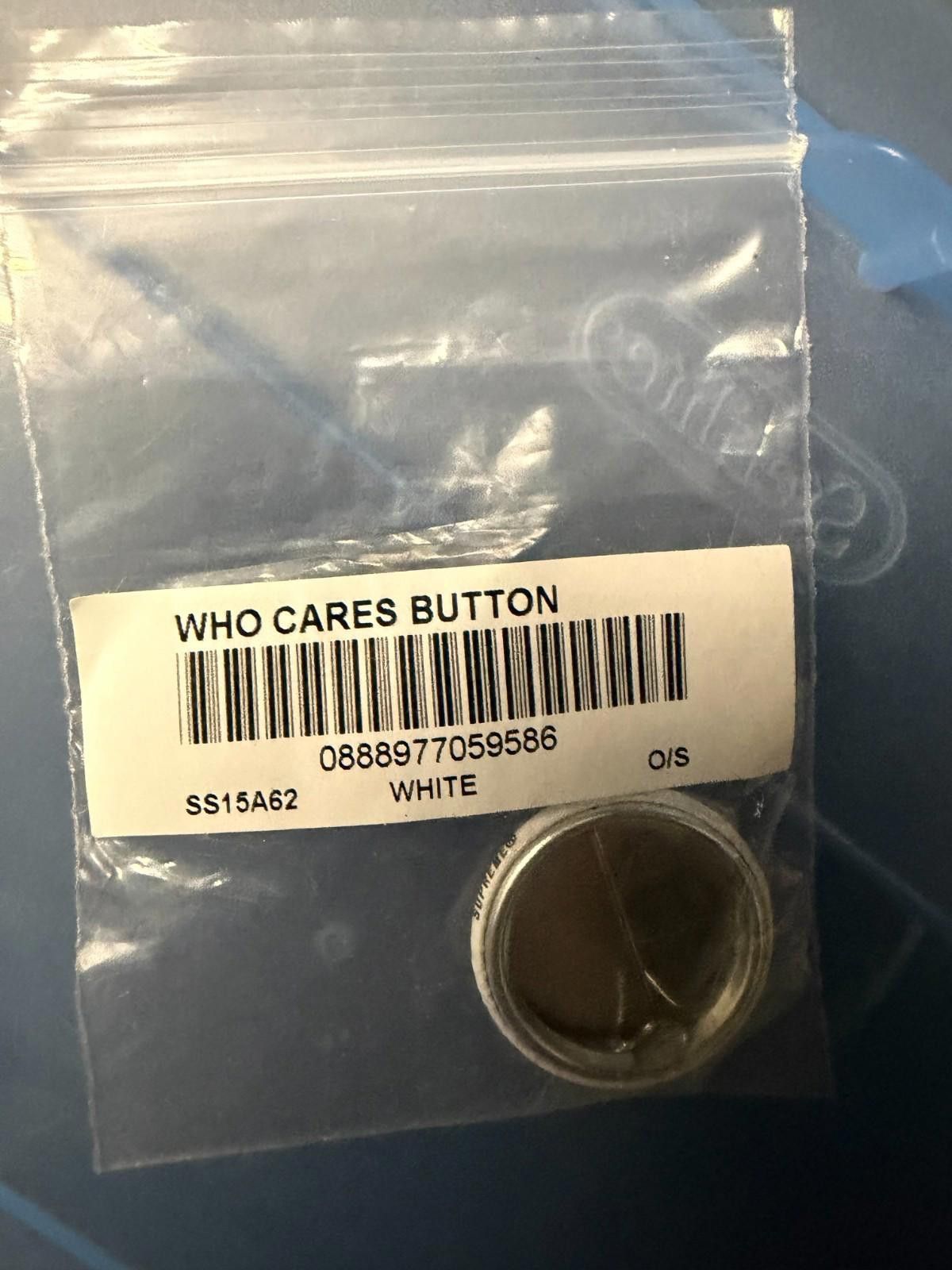 Other Supreme Who Cares Button Pin Size ONE SIZE - 2 Thumbnail