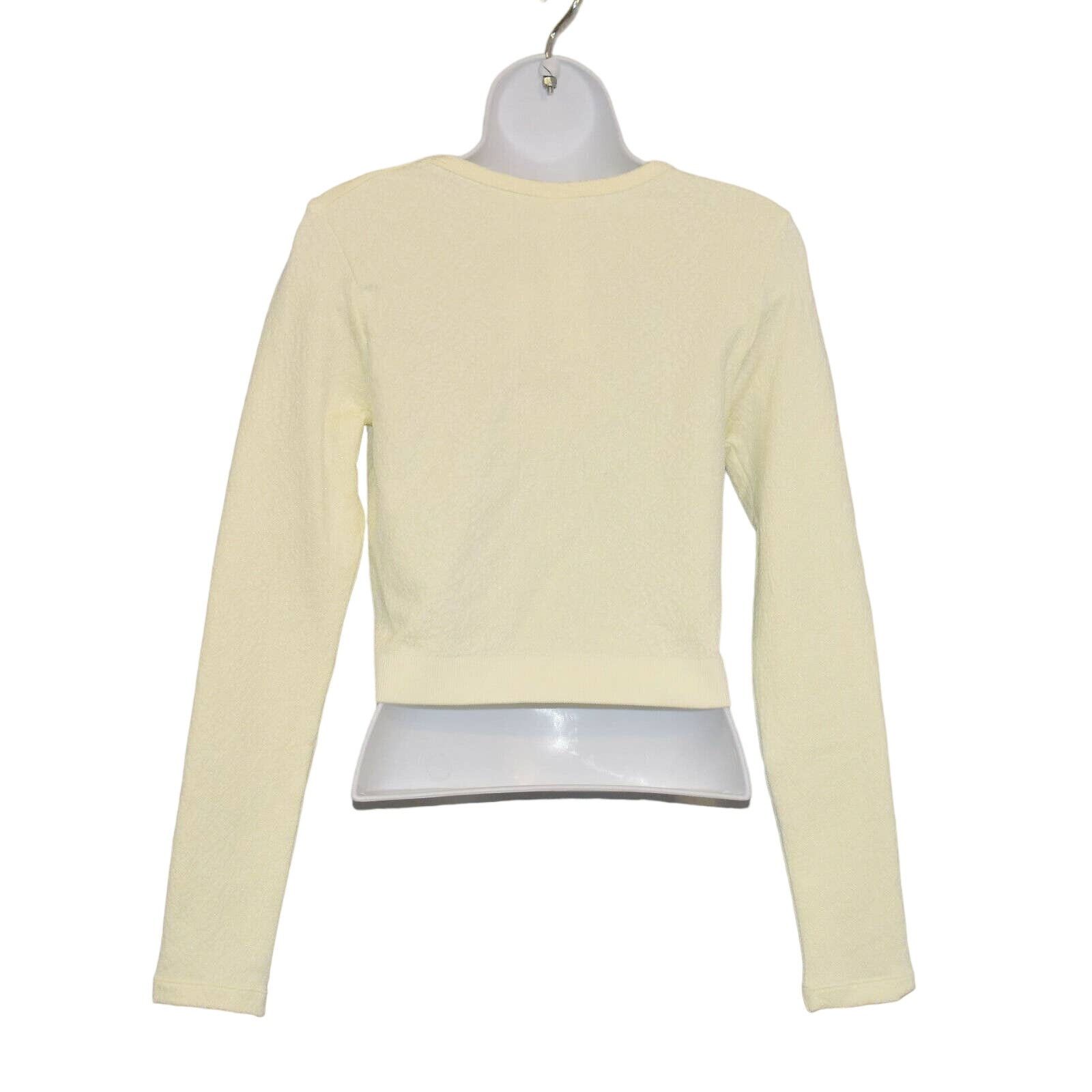 Fabletics NWT FABLETICS River Seamless Ivory Stretch Top Size L $60 Size L / US 10 / IT 46 - 3 Thumbnail