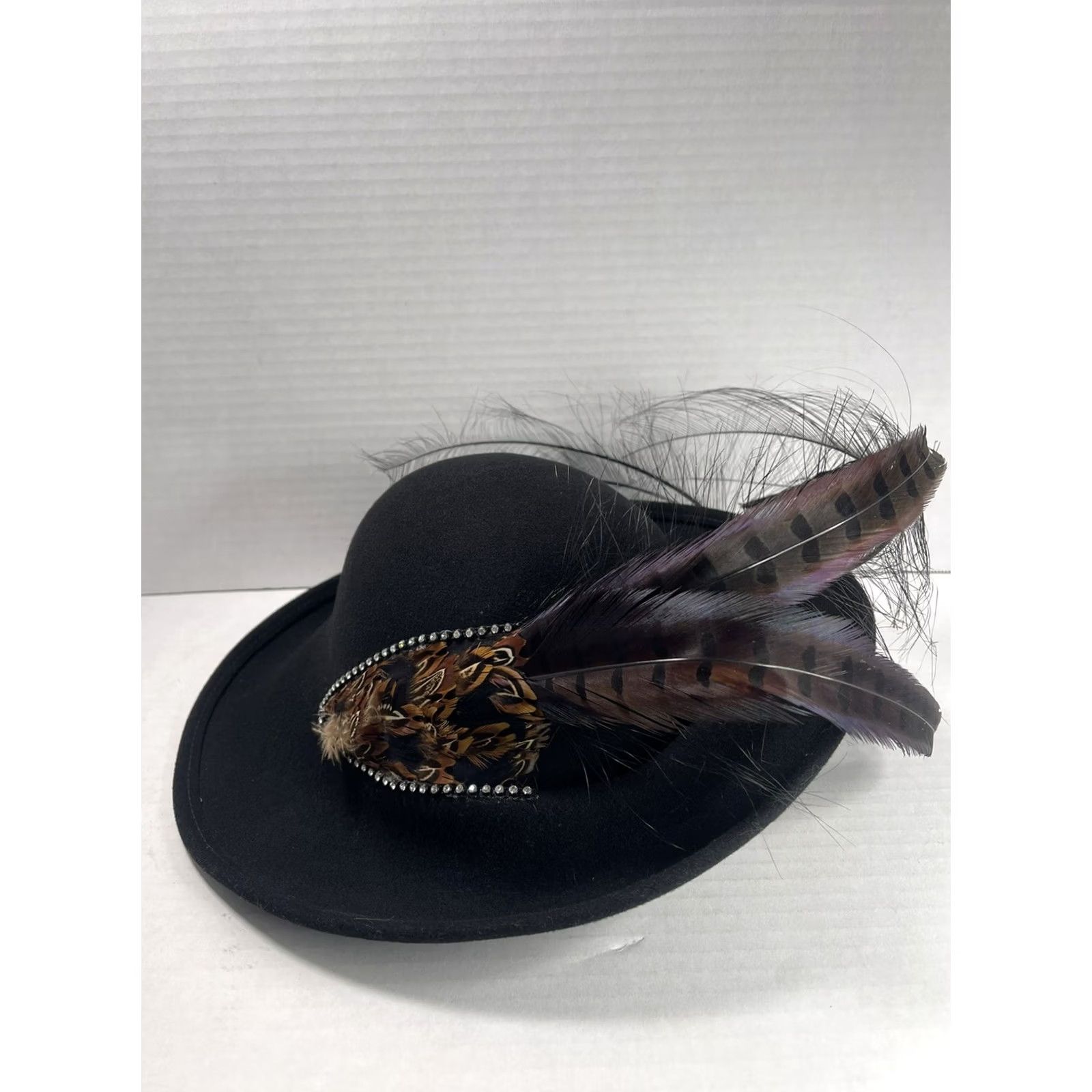 FELT VINTAGE Bollman Exccello Kentucky Derby Wool Felt Black Hat Rhinestone Feather Hat Ladies Mens Size ONE SIZE - 6 Thumbnail