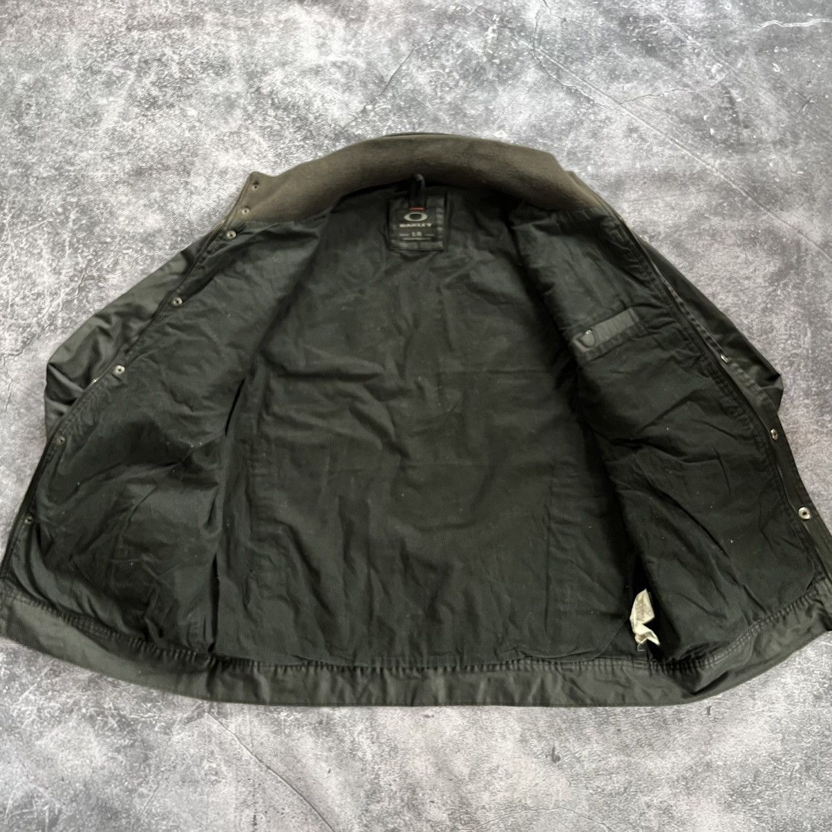 Oakley Oakley Men's Windbreaker Jacket Size Large Black Size US L / EU 52-54 / 3 - 7 Thumbnail