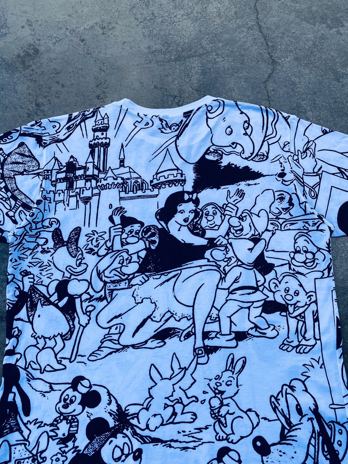 Vintage Vintage Over Print Cartoon Tees Size US L / EU 52-54 / 3 - 11 Thumbnail