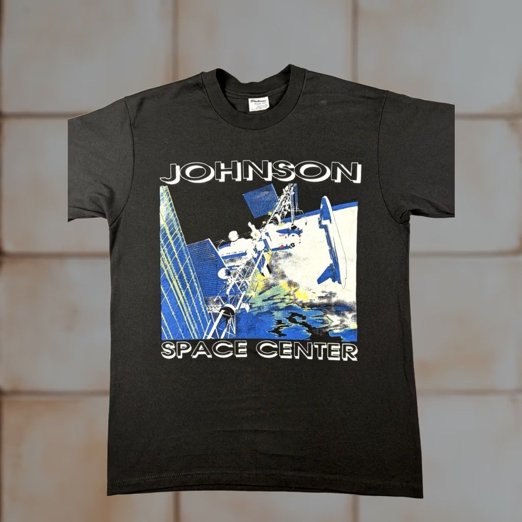 NASA VINTAGE Johnson Space Center T Shirt Men’s L Black NASA 90s USA Made Graphic Print Crew Neck Short Sleeve Mens Size US L / EU 52-54 / 3 - 1 Thumbnail
