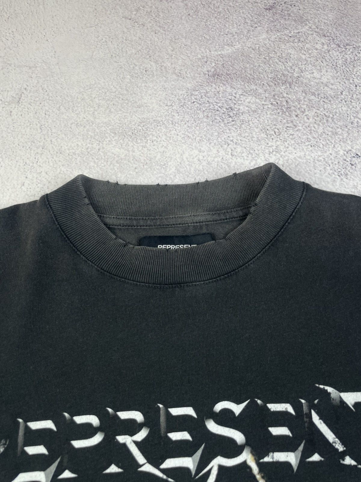 Represent Clo. × Vintage Vintage Represent England Graphic Dogs Metal Band Style Size US XS / EU 42 / 0 - 7 Thumbnail