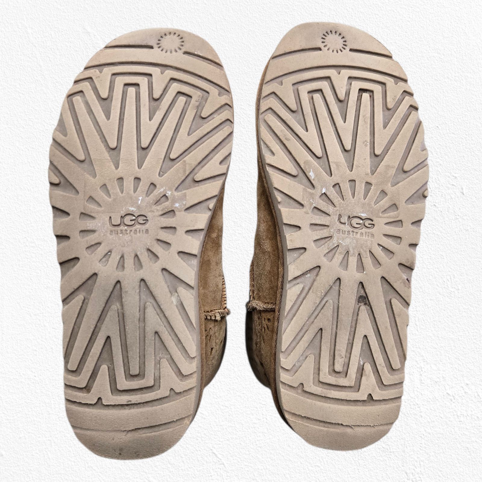Ugg UGG Classic Short Laser Cut Chestnut Size 5 Size US 5 / IT 35 - 12 Thumbnail