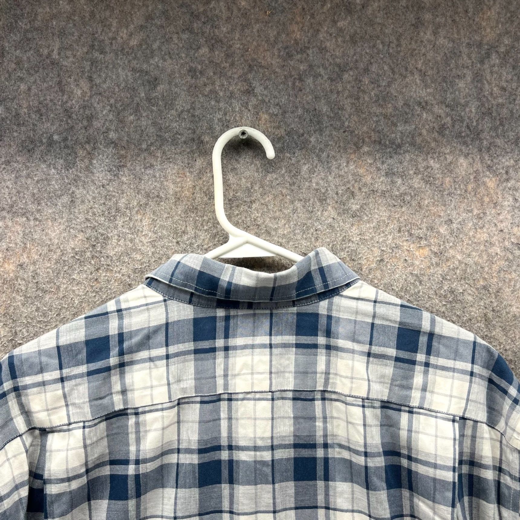 Vintage VINTAGE? No — LL Bean Shirt Men XL White Blue Traditional Tall Button Up Plaid Wrinkle Plaid Size US XL / EU 56 / 4 - 7 Thumbnail