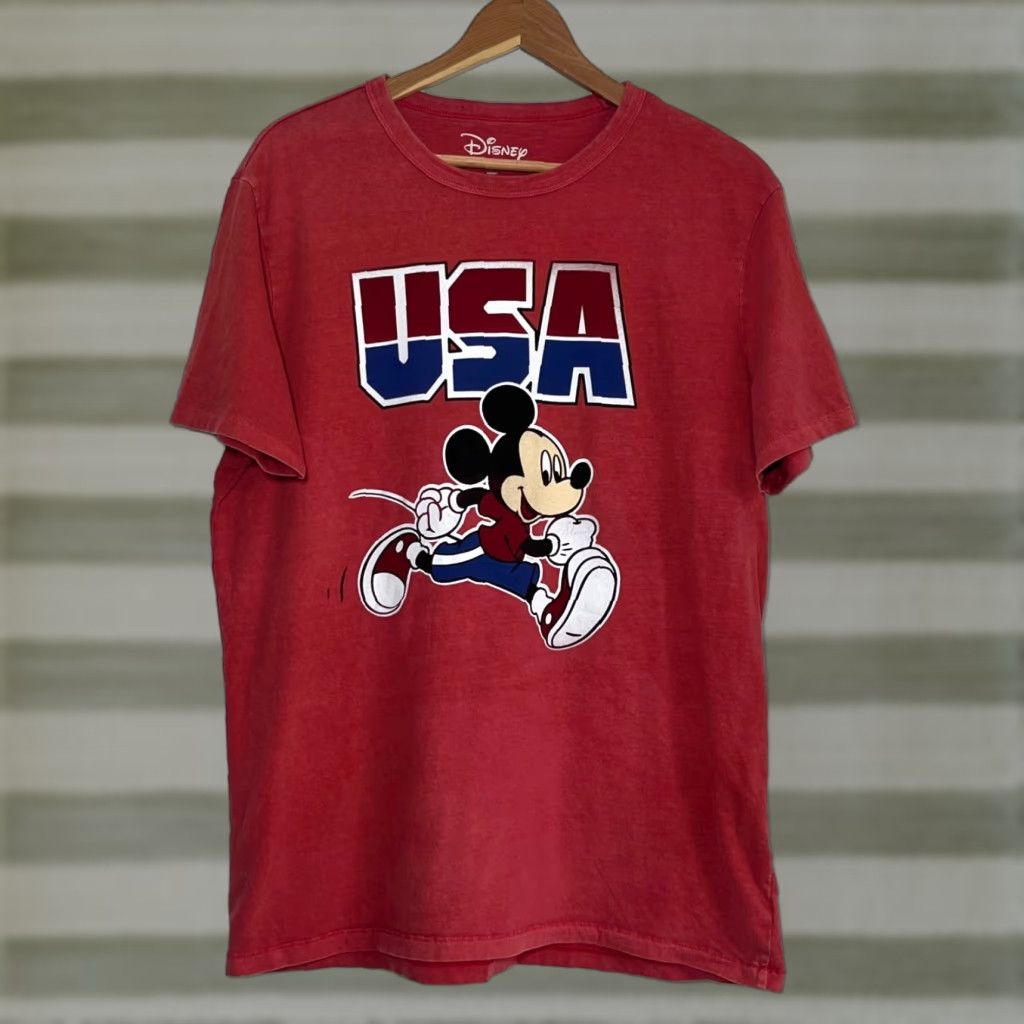 Disney Disney Mickey Mouse T-Shirt Mens L Red Cotton 100% Short Sleeve Crew Neck USA Disney x American Eagle Outfitters Vintage Size US L / EU 52-54 / 3 - 1 Thumbnail