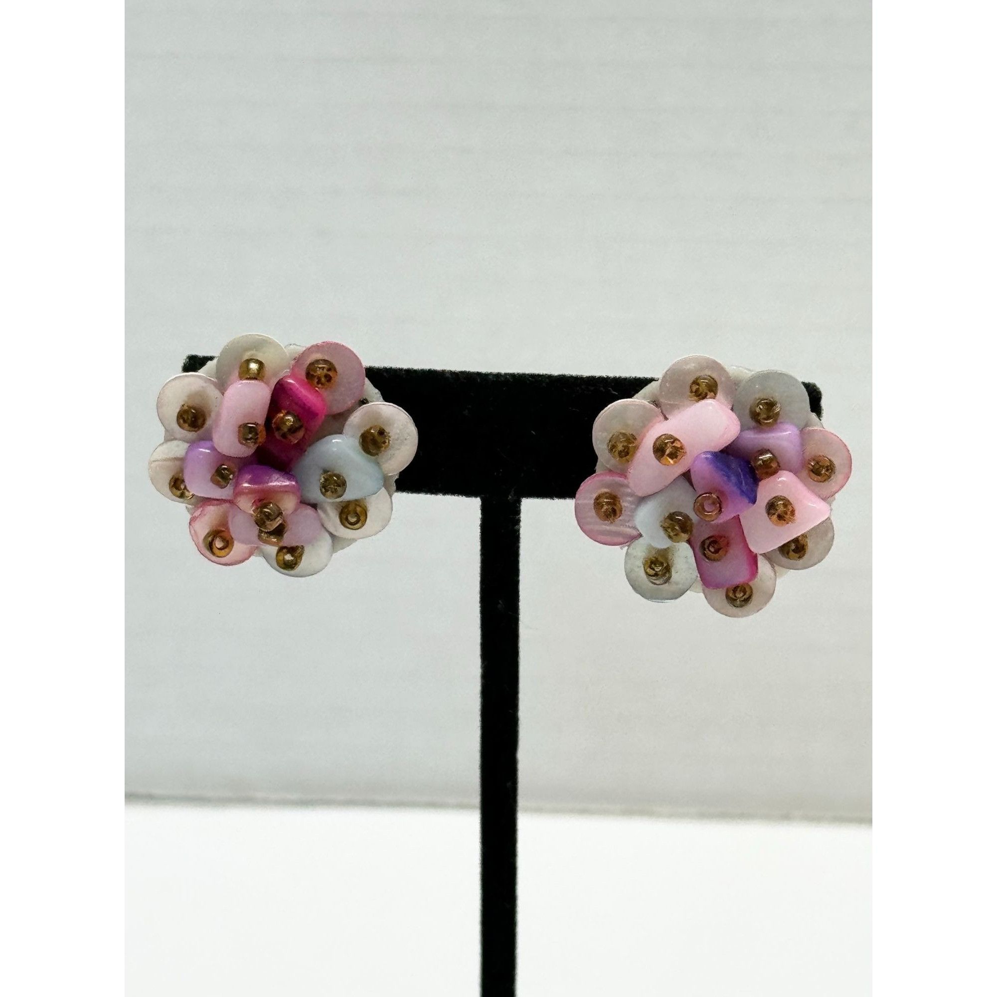 Vintage Vintage pink beaded shell earrings Size ONE SIZE - 2 Thumbnail